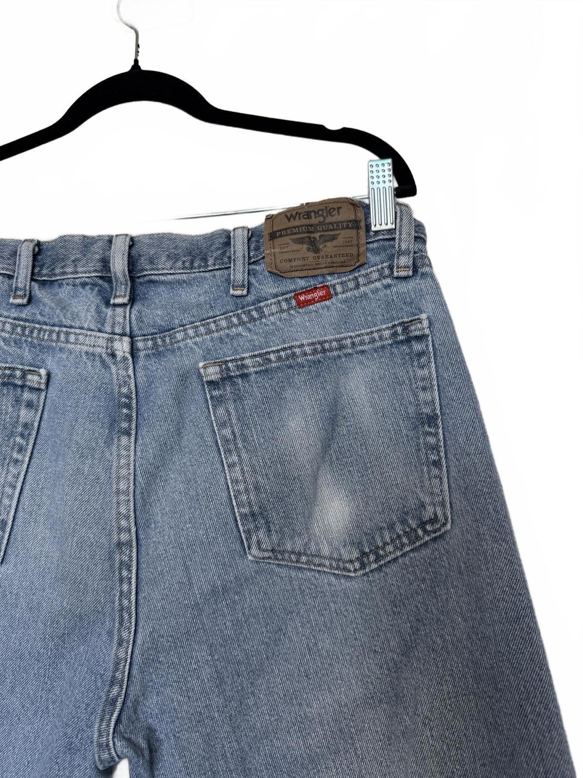 Wrangler Wrangler Blue Denim Cargo Shorts - Classic Style Size US 34 / EU 50 - 2 Thumbnail