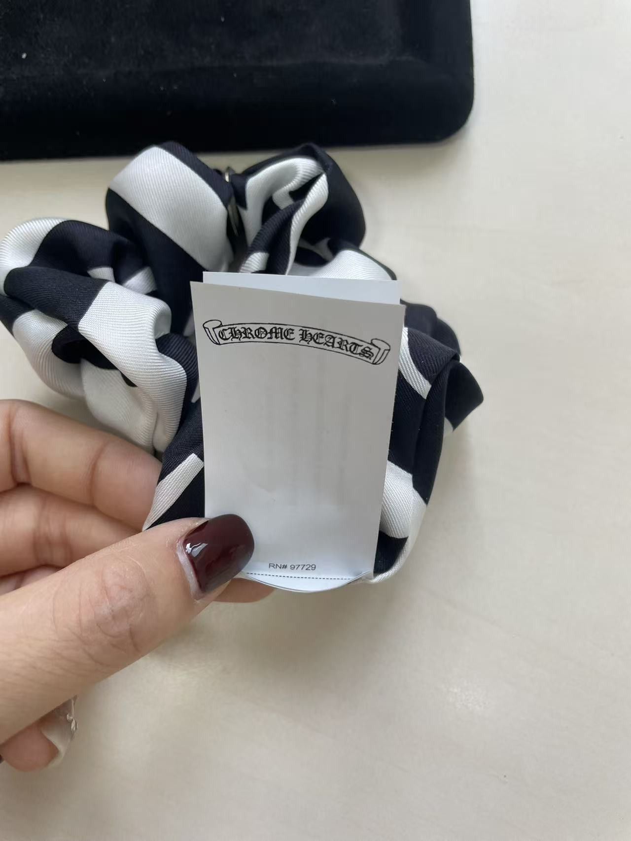 Chrome Hearts Chrome Hearts Black&White Silk Scrunchie Size ONE SIZE - 12 Thumbnail