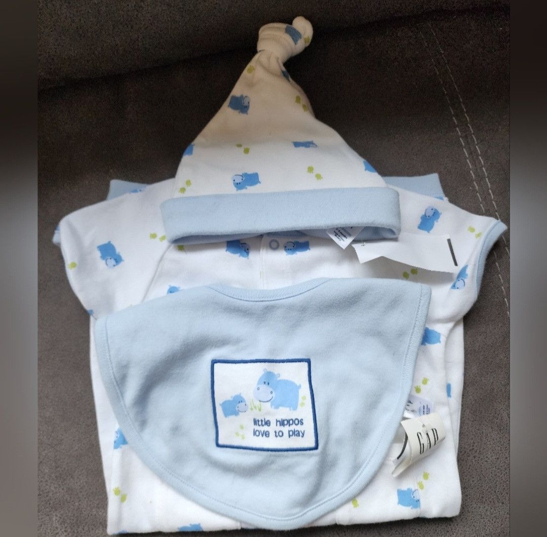 Gap NWT Baby GAP Blue Hippo One Piece Hat Bib Set 3-6 Months Size US XXS / EU 40 - 8 Thumbnail