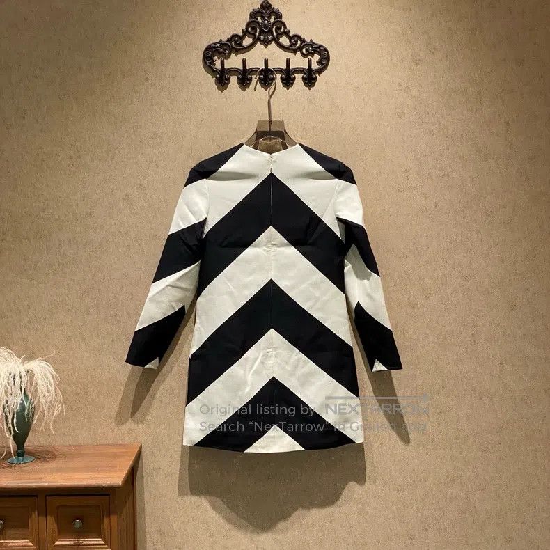 Valentino Valentino Black and white wool dress Size XS / US 0-2 / IT 36-38 - 2 Thumbnail