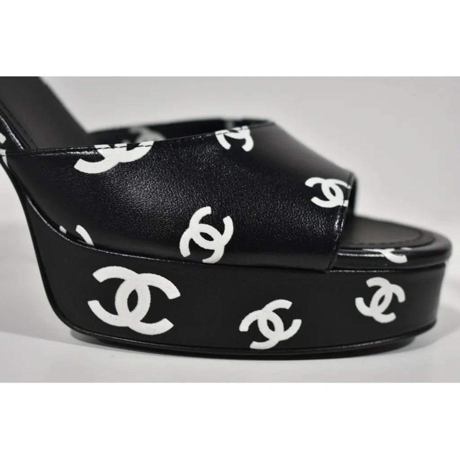 Chanel Chanel 22S Black White Lambskin CC Logo Platform Strap Size US 9 / IT 39 - 4 Thumbnail