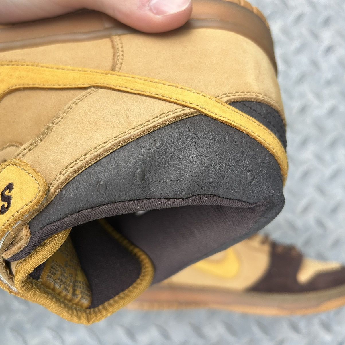 Nike Nike SB Dunk Mid Wheat Bronze 2006 Size US 8.5 / EU 41-42 - 7 Thumbnail