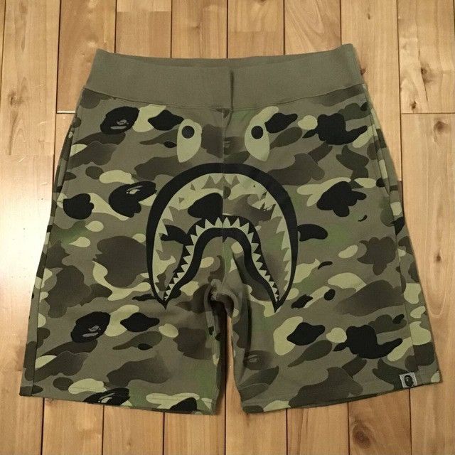 Bape × Undefeated BAPE × Undefeated Shark Sweat Shorts a bathing ape ★size XL Size US 36 / EU 52 - 2 Thumbnail