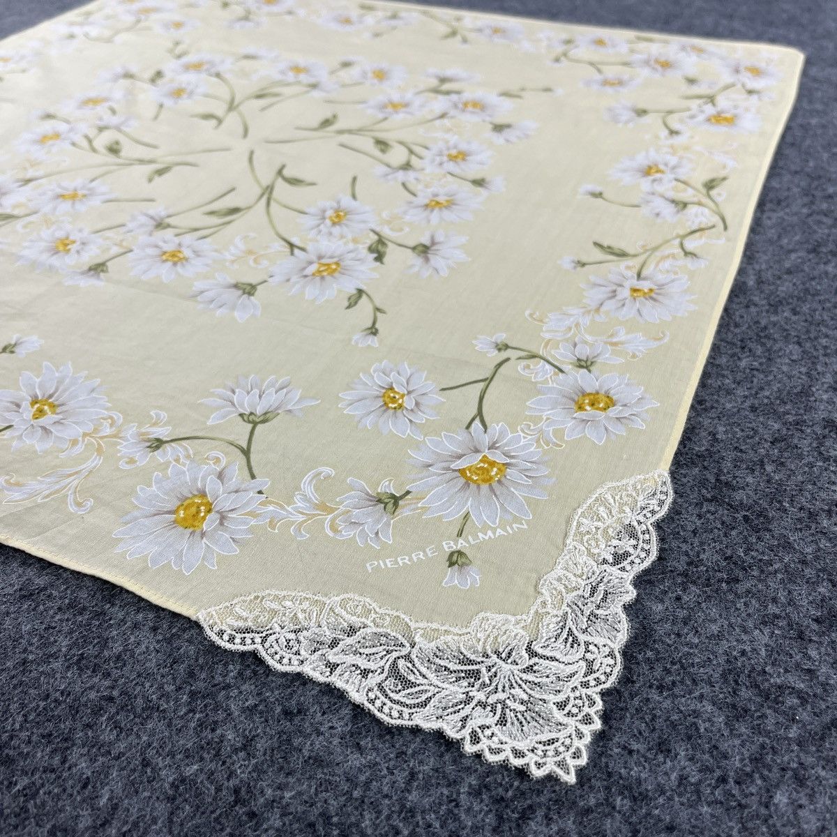Pierre Balmain Pierre Balmain Handkerchief / Bandana / Neckerchief B471 Size ONE SIZE - 5 Thumbnail