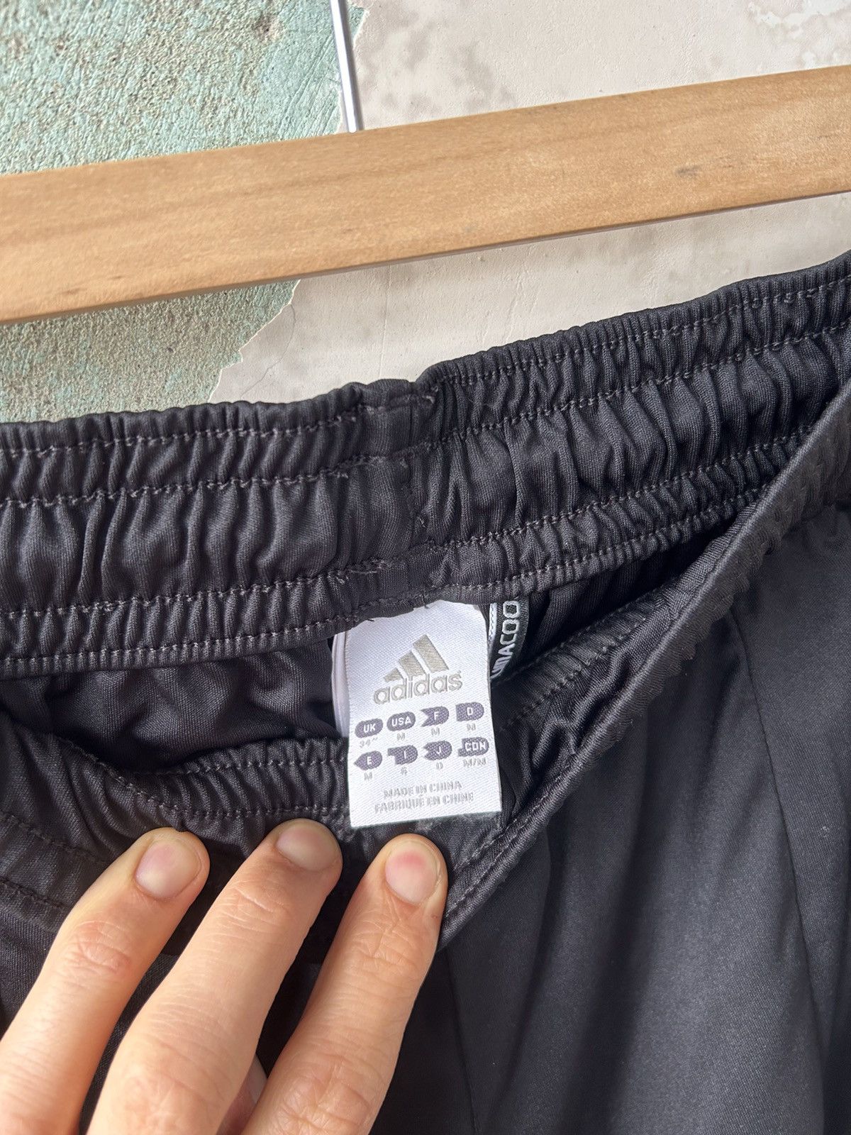 Adidas × Chelsea Soccer ADIDAS VINTAGE CHELSEA SHORTS Size US 32 / EU 48 - 5 Thumbnail