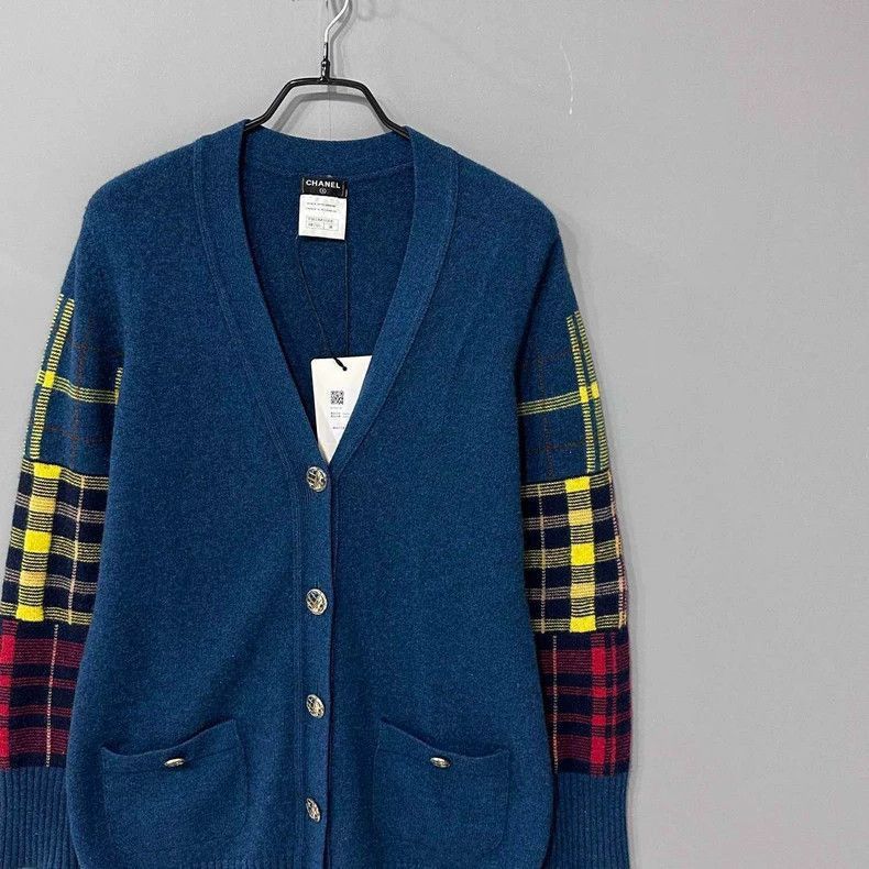 Chanel Color Block Cardigan from Chanel -2505 Size M / US 6-8 / IT 42-44 - 2 Thumbnail