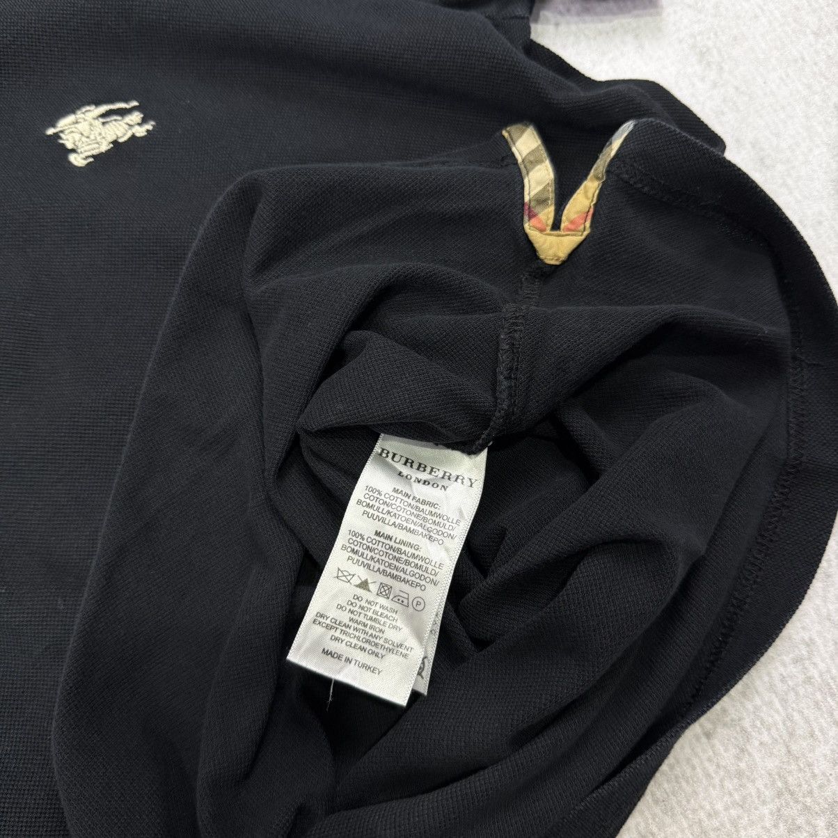 Burberry Burberry london england black poloshirt Size US L / EU 52-54 / 3 - 5 Thumbnail