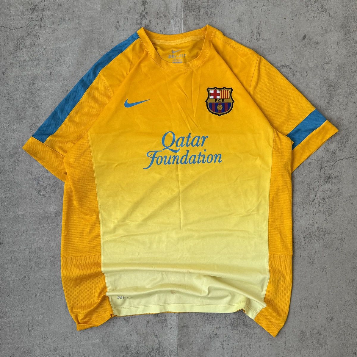 Nike Vintage 2012-2013 FC Barcelona Away Jersey / Nike Qatar Size US XL / EU 56 / 4 - 1 Thumbnail