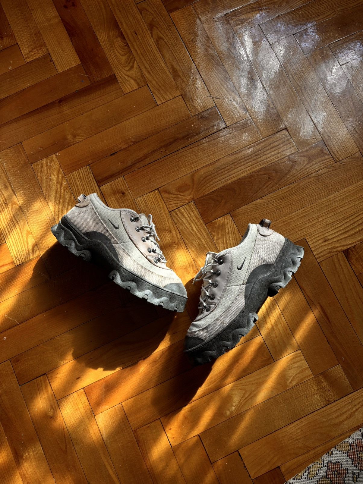 Nike Nike Lahar Low Boots Size US 9 / EU 42 - 2 Thumbnail