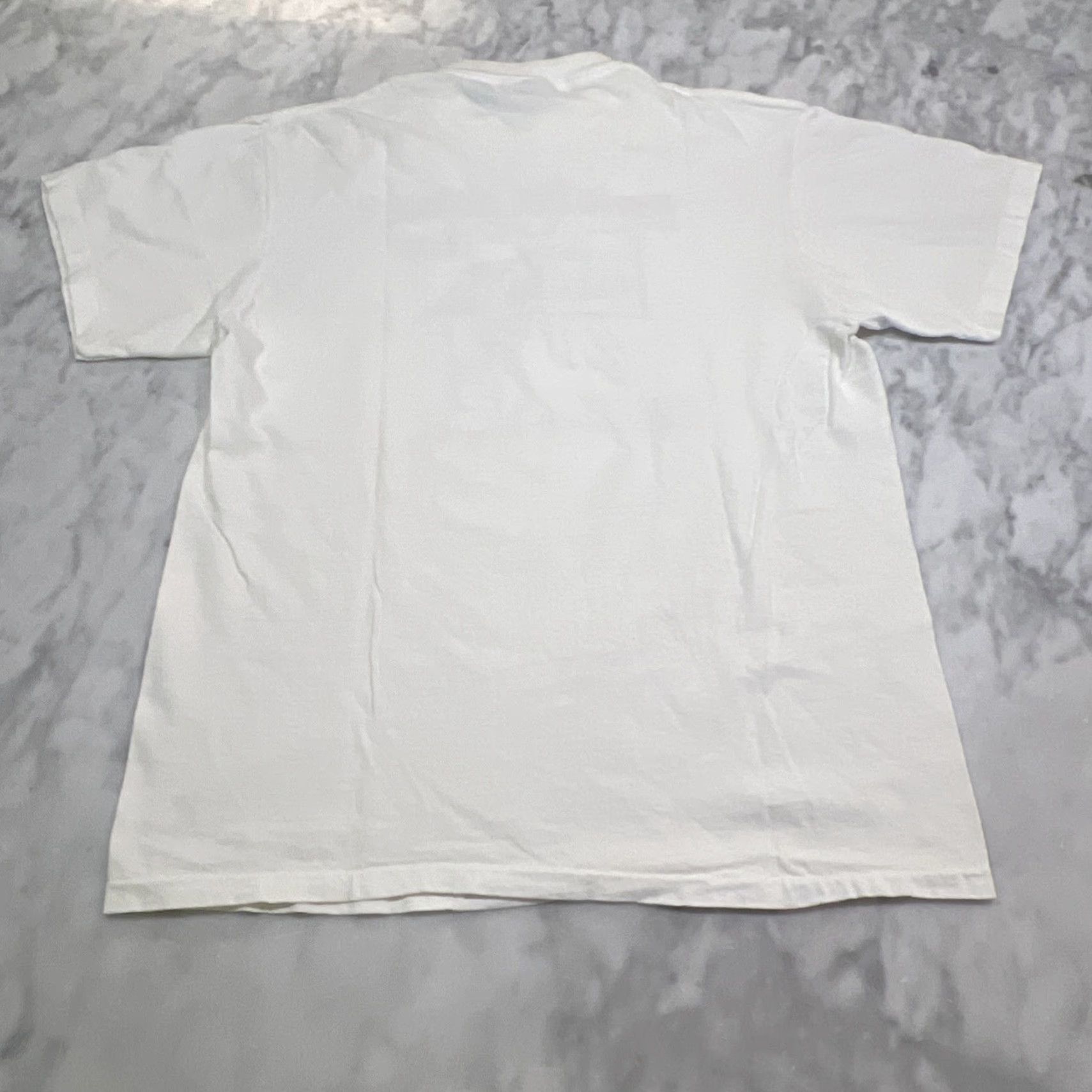 Vintage VINTAGE Oceanside Museum Arts Foundation T shirt Men’s M Single Stitch Oneita Shirt Mens White Cotton Graphic Print 1990s Art Theme Size US M / EU 48-50 / 2 - 5 Thumbnail