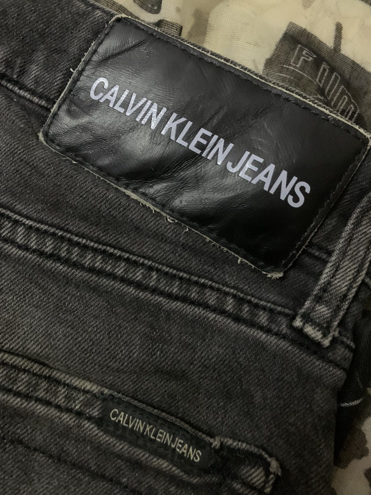 Calvin Klein 205W39NYC Calvin Klein Slim Distressed Denim Size US 32 / EU 48 - 6 Thumbnail
