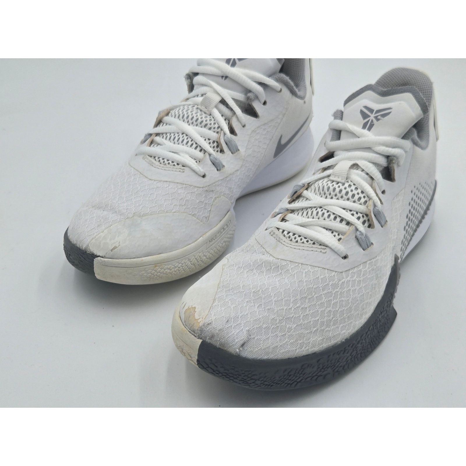 Nike Nike Mamba Fury CK2087 100 Mens 9 White Grey Kobe Basketball Size US 9 / EU 42 - 4 Thumbnail