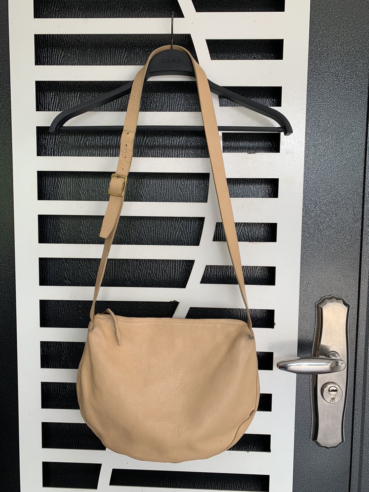 Japanese Brand KOOS Leather Sling Bag Size ONE SIZE - 1 Thumbnail