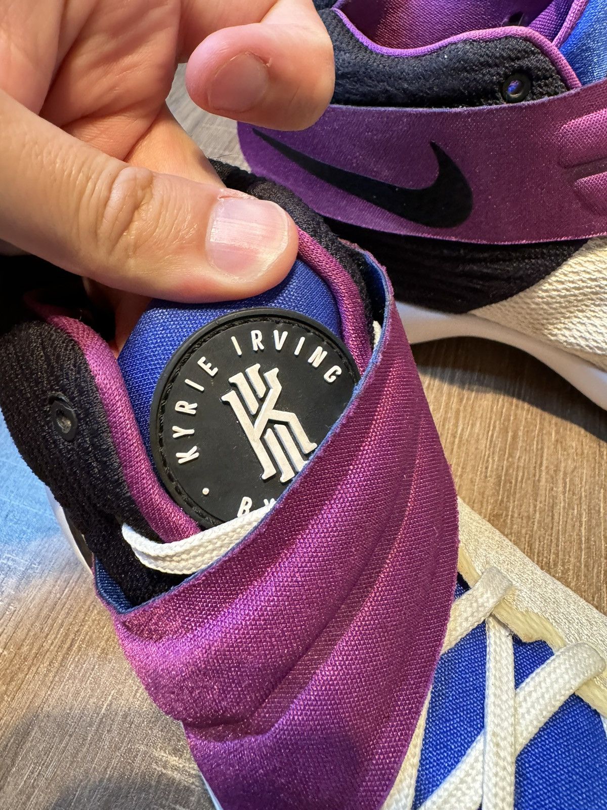 Nike Nike Kyrie 2 Kyrache Mens Size 9 Basketball Shoes Sneakers Size US 9 / EU 42 - 7 Thumbnail