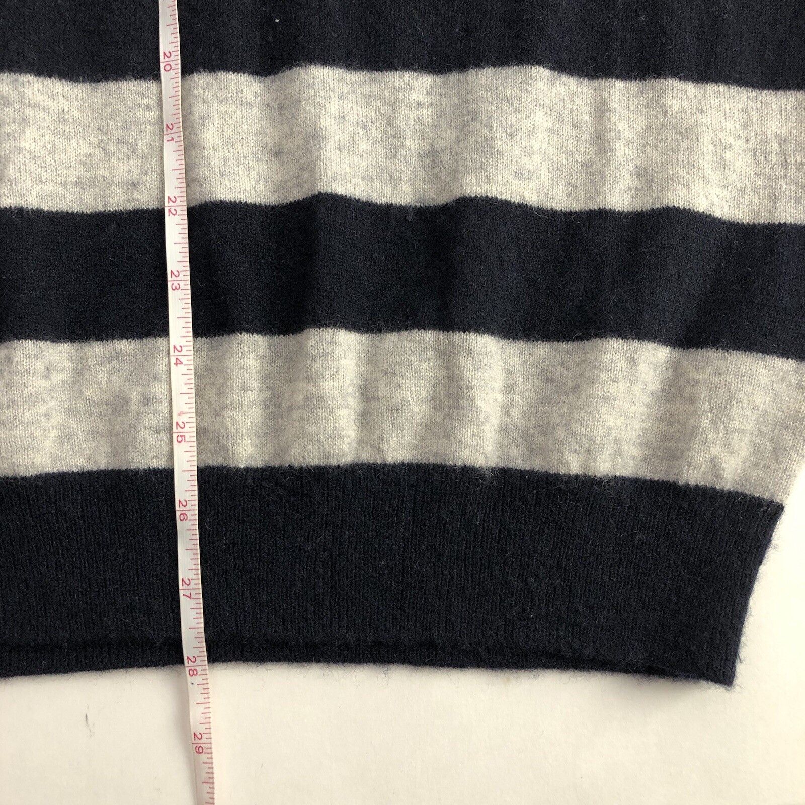 Vince VINCE Womens 100% Cashmere Sweater Sz L Black Gray Stripe Size L / US 10 / IT 46 - 13 Thumbnail