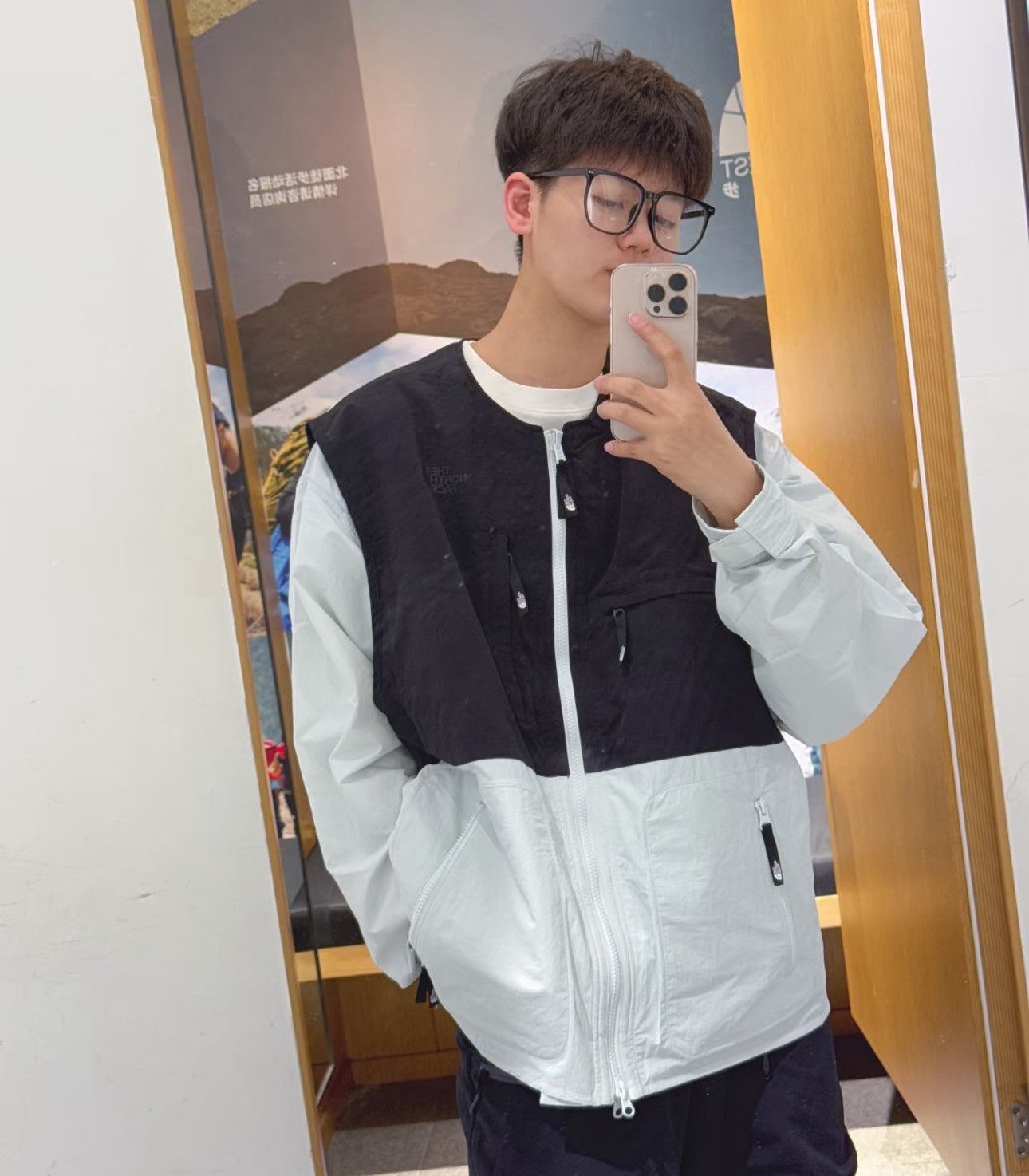 The North Face Urban Exploration REVERSIBLE 4-WAY WIND JACKET Size US M / EU 48-50 / 2 - 9 Thumbnail