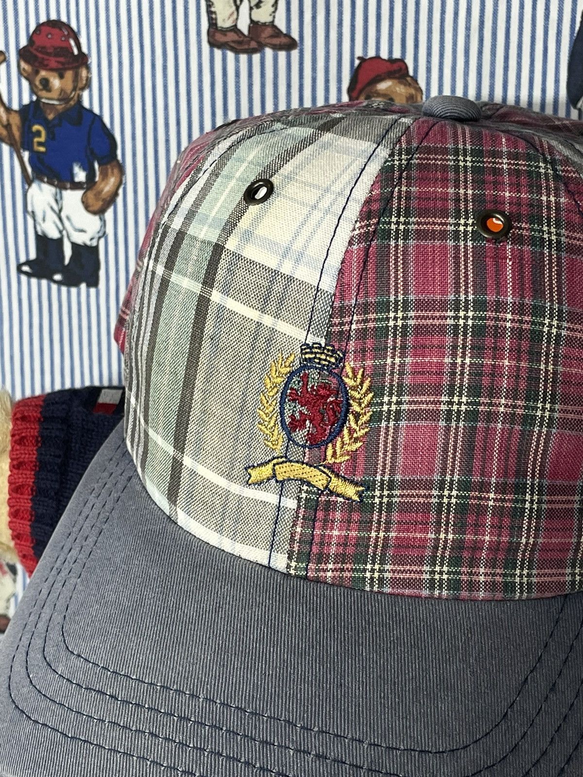 Tommy Hilfiger × Vintage Cap Tommy Hilfiger Lion Crest OG Vintage 90’s Size ONE SIZE - 4 Thumbnail