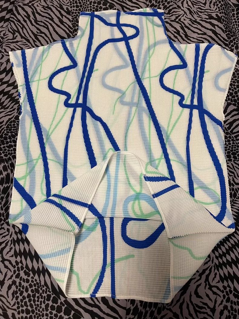 Issey Miyake Issey Miyake size:one size White pleated vest Size M / US 6-8 / IT 42-44 - 5 Thumbnail