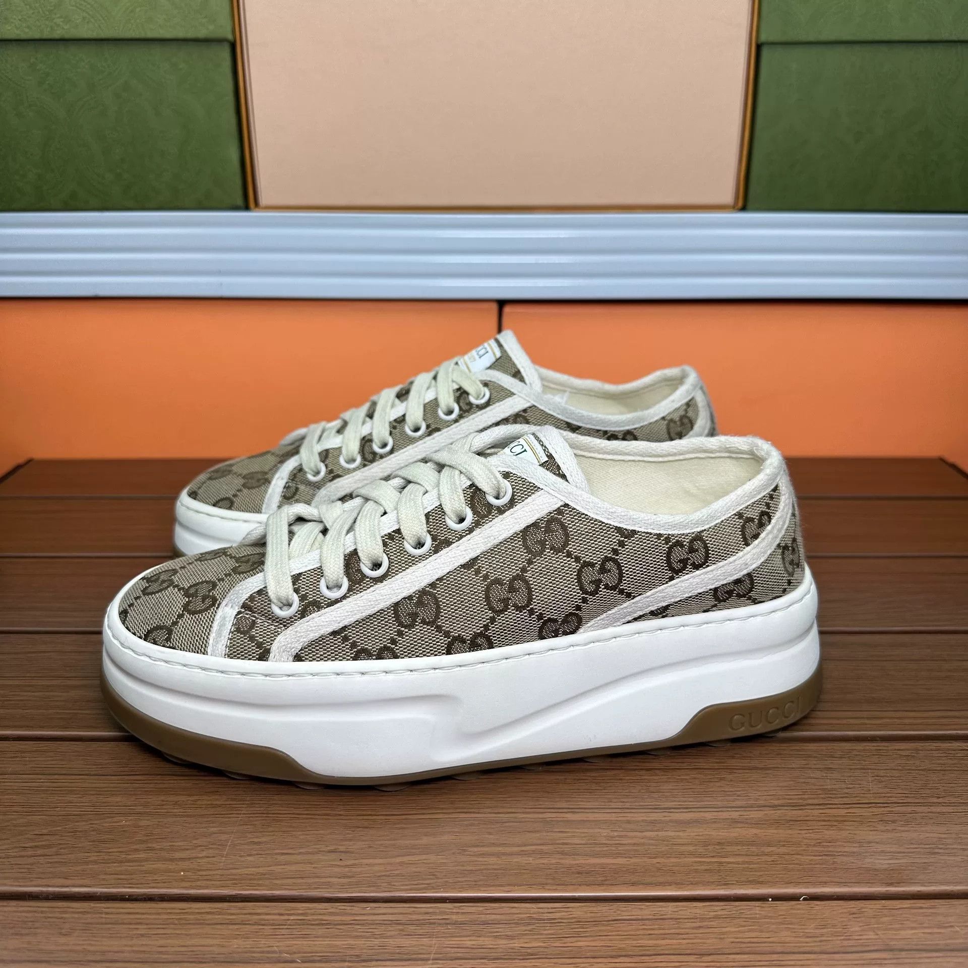 Gucci Gucci Brown Lowtop Sneakers it_37 Women Size US 7 / IT 37 - 1 Thumbnail