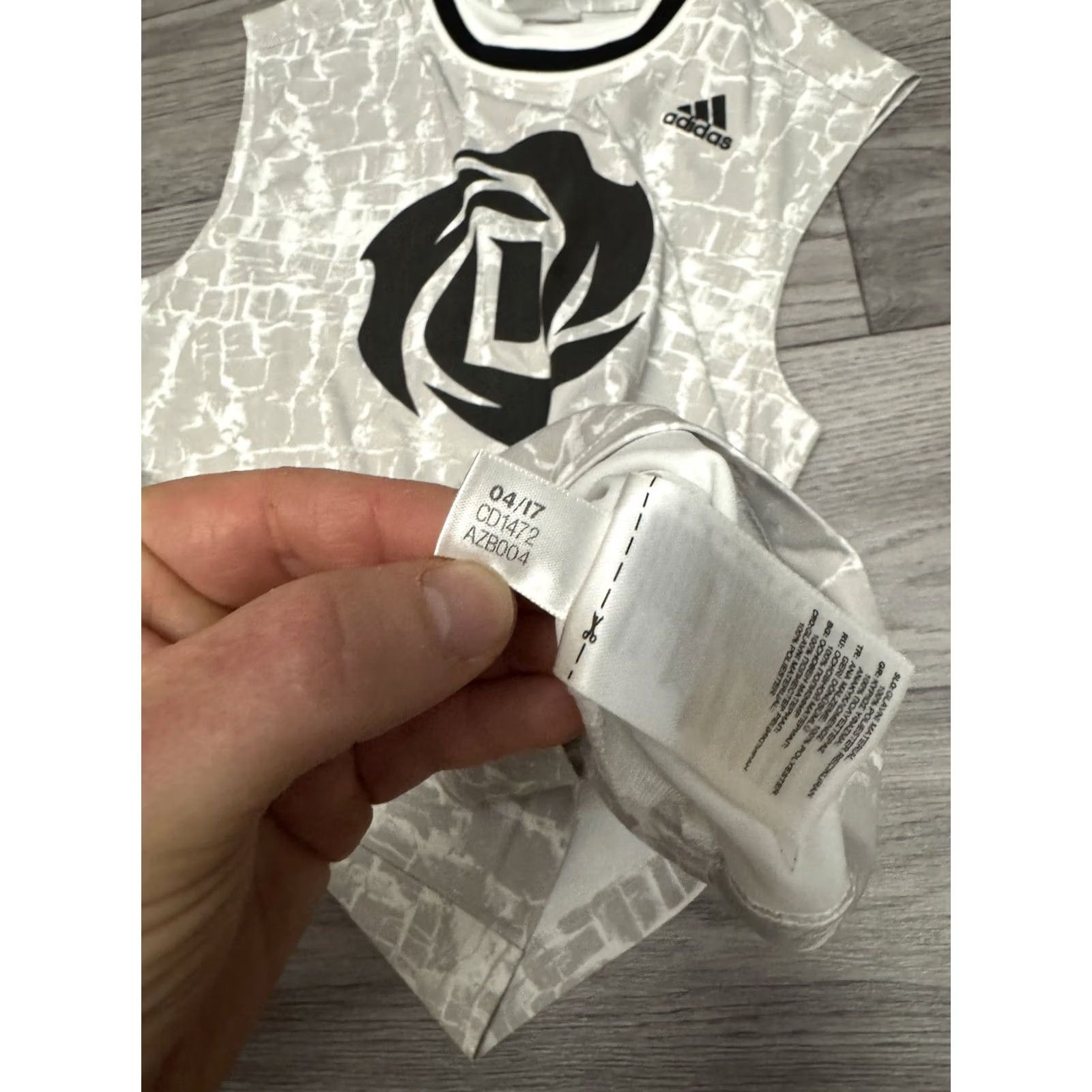 Adidas Adidas Derrick Rose Men's Sleeveless T-Shirt Jersey Basketball M White Savvy Activewear Mens Size US M / EU 48-50 / 2 - 6 Thumbnail