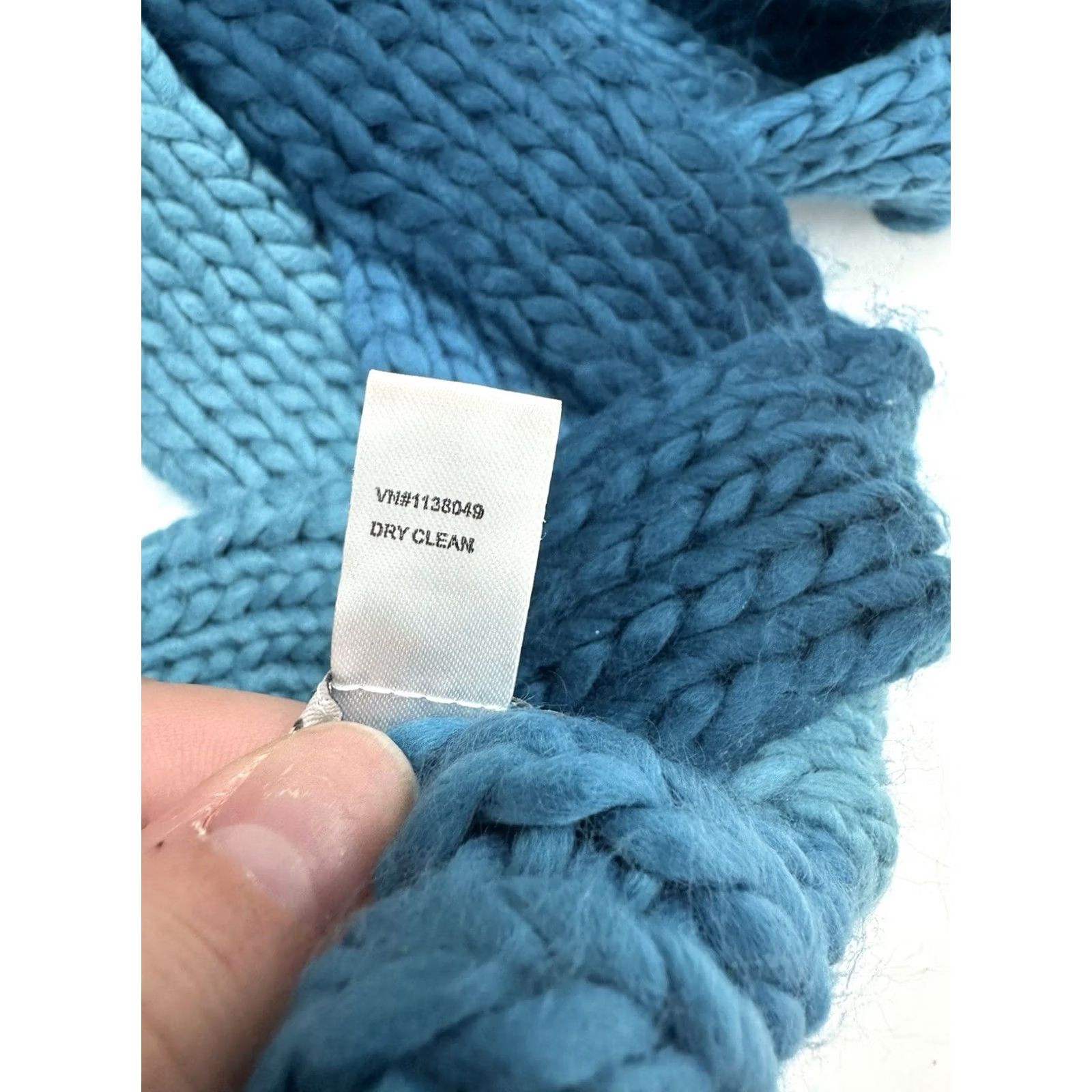Merona Merona Womens Infinity Scarf Teal Blue Chunky Knitted One Size Scarf Bohemian Classic Neck Warmer Womens Size ONE SIZE - 3 Thumbnail