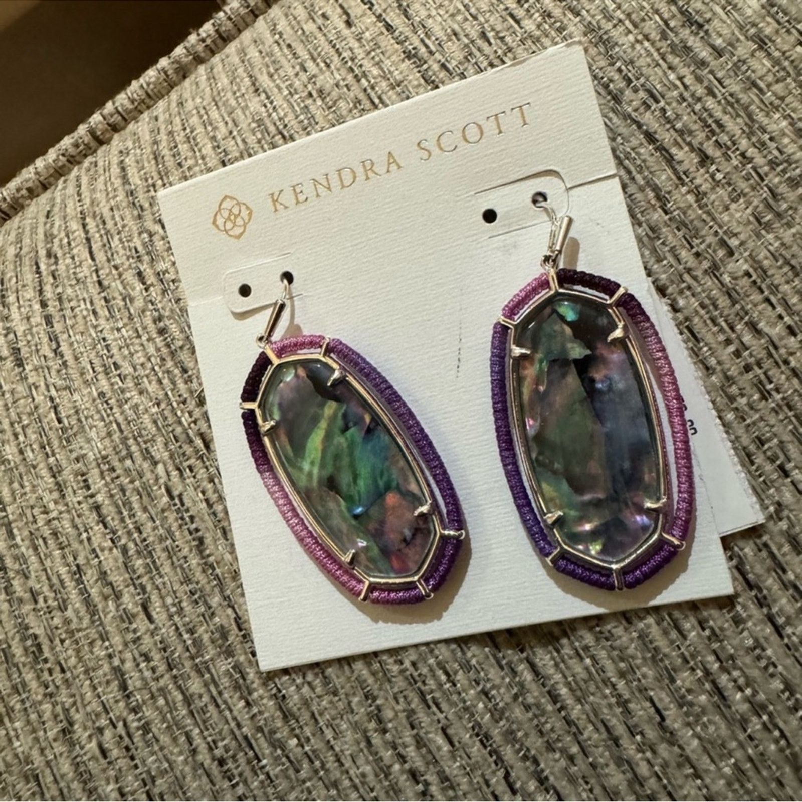 Kendra Scott 🎉LAST PIECE🎉Kendra Scott Threaded Elle Gold Drop Earrings Size ONE SIZE - 6 Thumbnail
