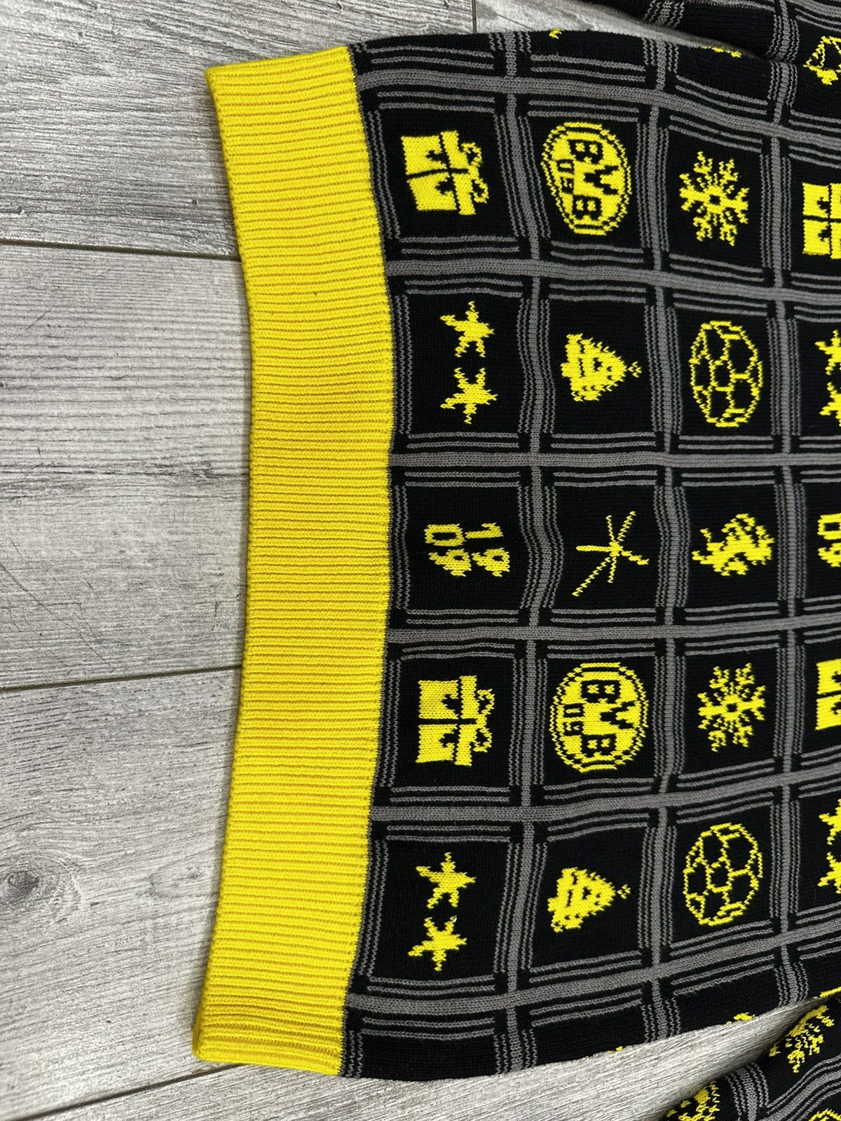 Other Borussia Dortmund BVB Christmas Jumper 2022 Size US M / EU 48-50 / 2 - 5 Thumbnail