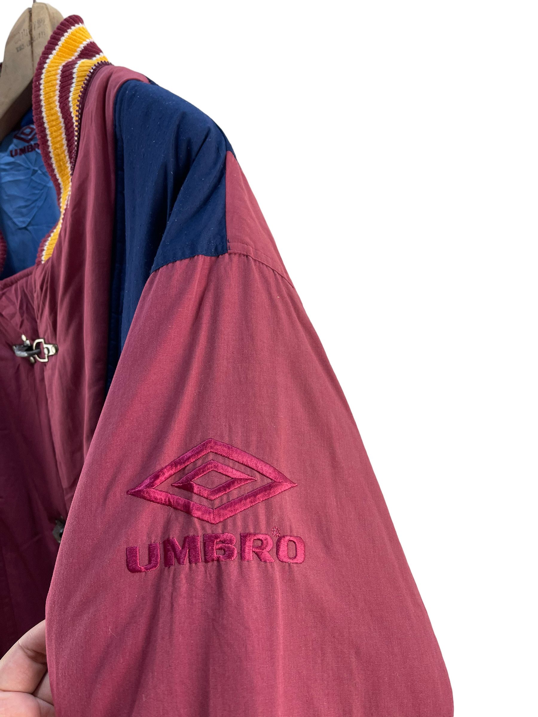 Umbro Vintage Umbro England Fireman Jacket Size US L / EU 52-54 / 3 - 12 Thumbnail