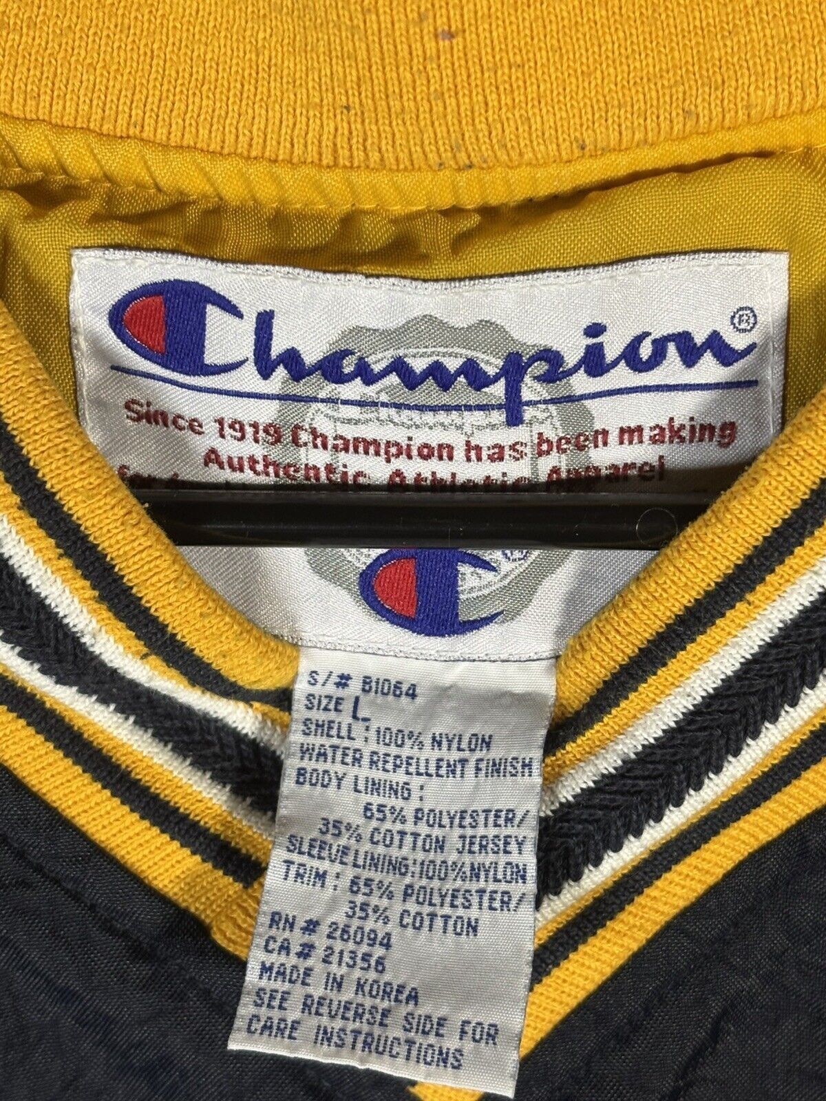 Champion Champion Notre Dame Pullover V Neck Windbreaker Sz Large Size US L / EU 52-54 / 3 - 3 Thumbnail