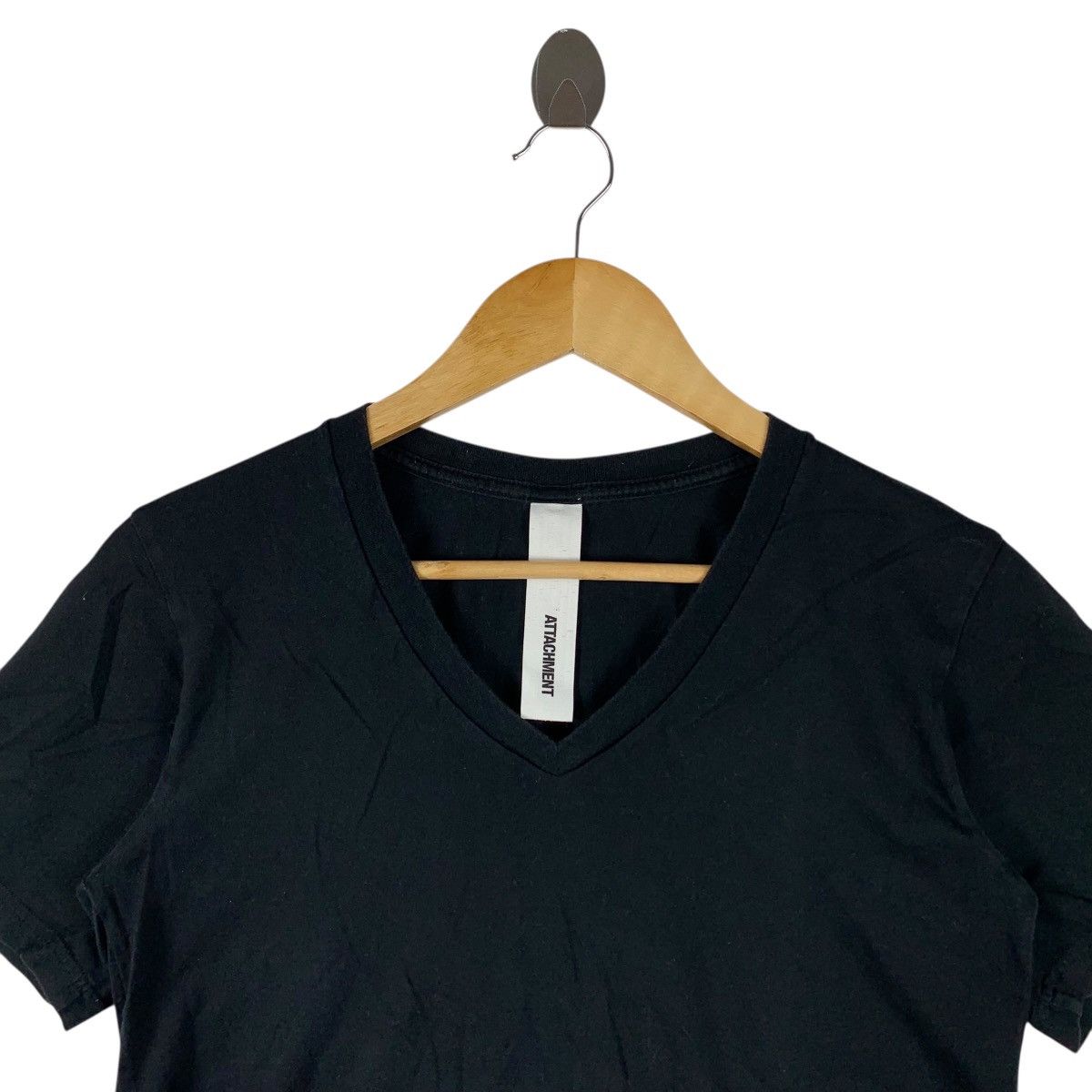 Attachment ATTACHMENT Co., Ltd. Black V-Neck Tee Size XS / US 0-2 / IT 36-38 - 2 Thumbnail