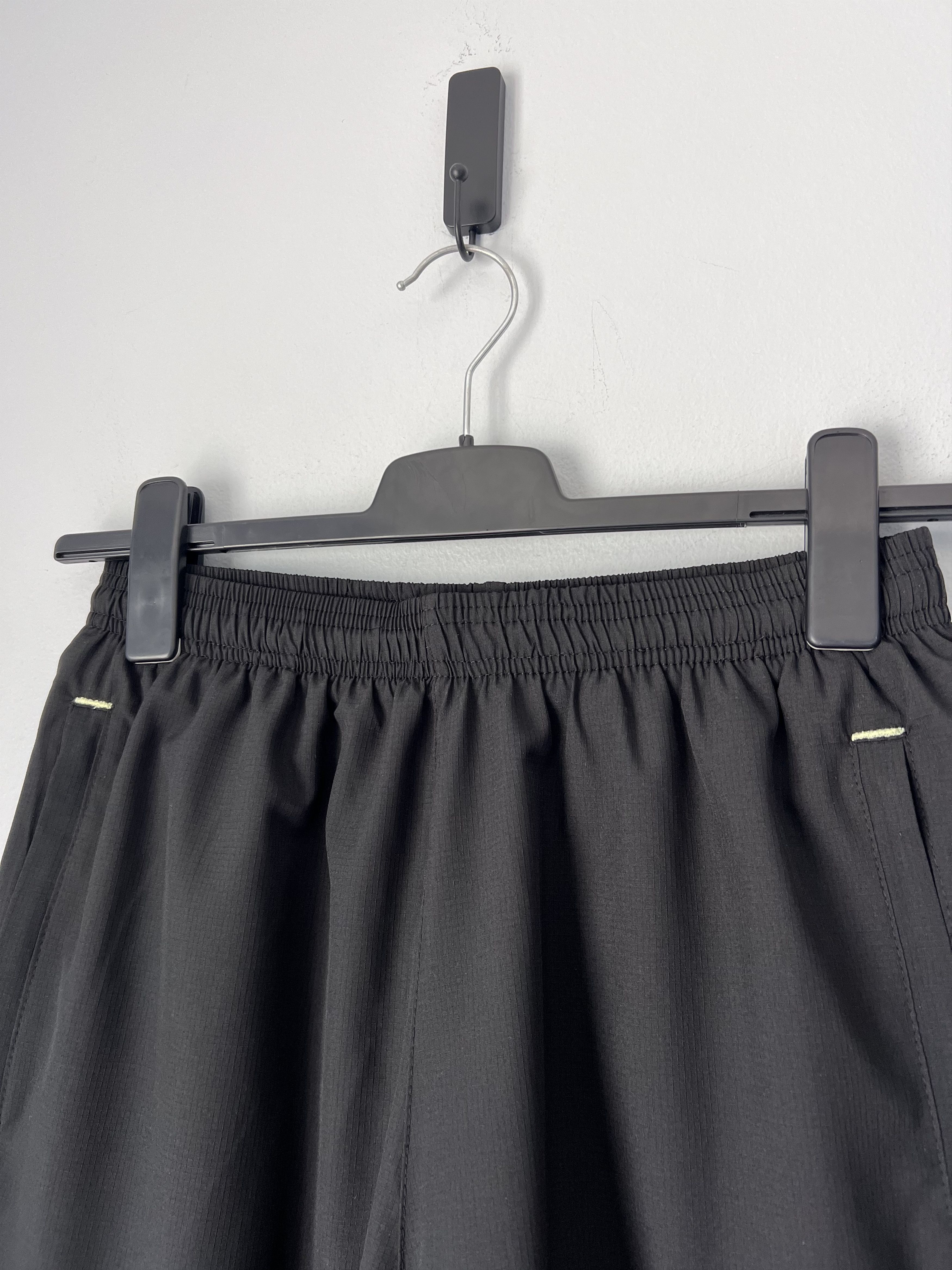 Asics Little Tokyo Table Tennis Asics Chopped Shorts in Black Size US 30 / EU 46 - 3 Thumbnail
