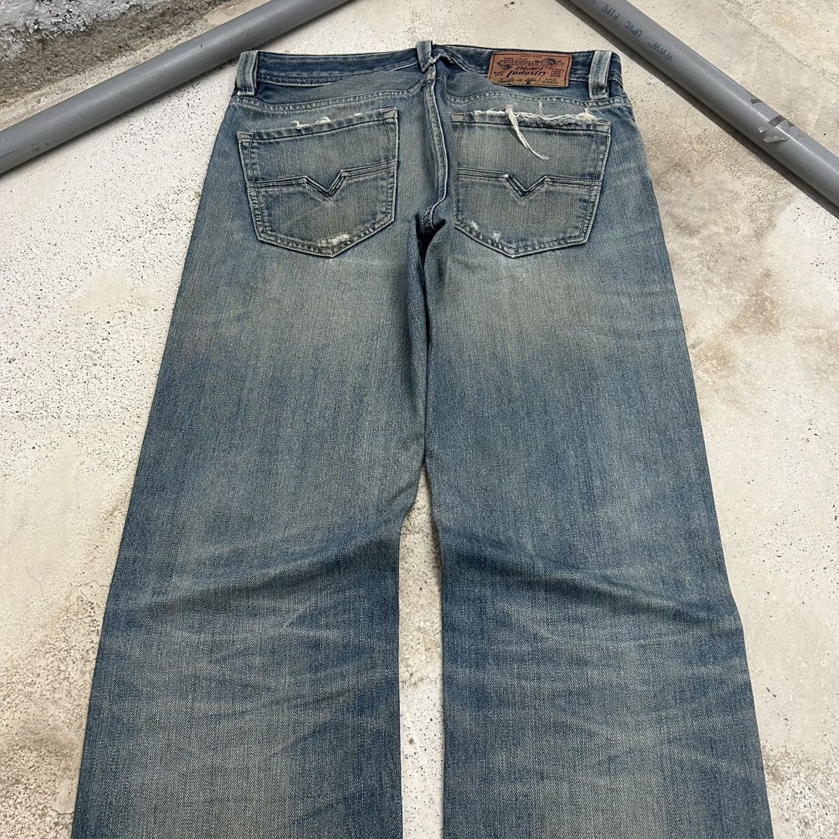 Diesel Men Diesel Industry Larkee Jean Selvedge Distressed Wash e' Size US 30 / EU 46 - 9 Thumbnail