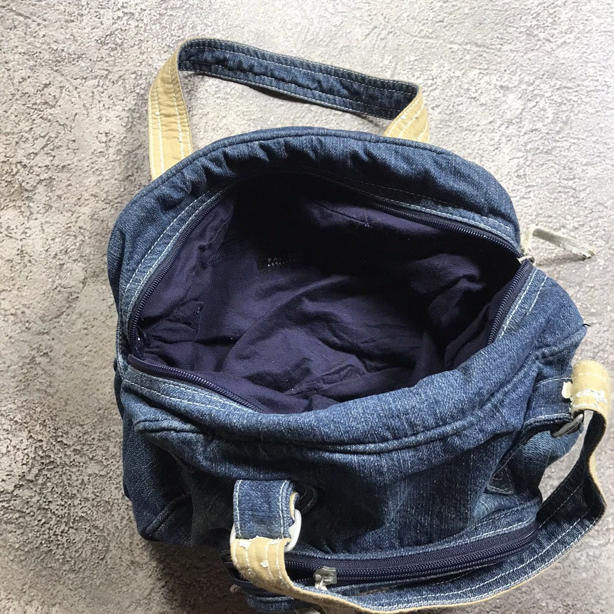 Vintage Vintage Y2K Baggy Crossbody Bag Japanese Streetwear Logo OS Size ONE SIZE - 5 Thumbnail