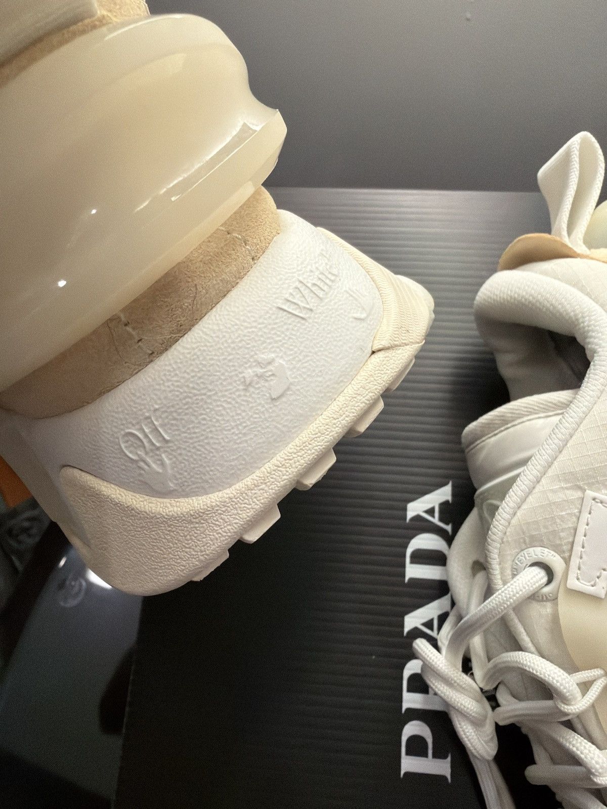 Off-White Off-White ODSY-1000 Cream Arrow – 43/ Size 10Great Condition Size US 10 / EU 43 - 10 Thumbnail