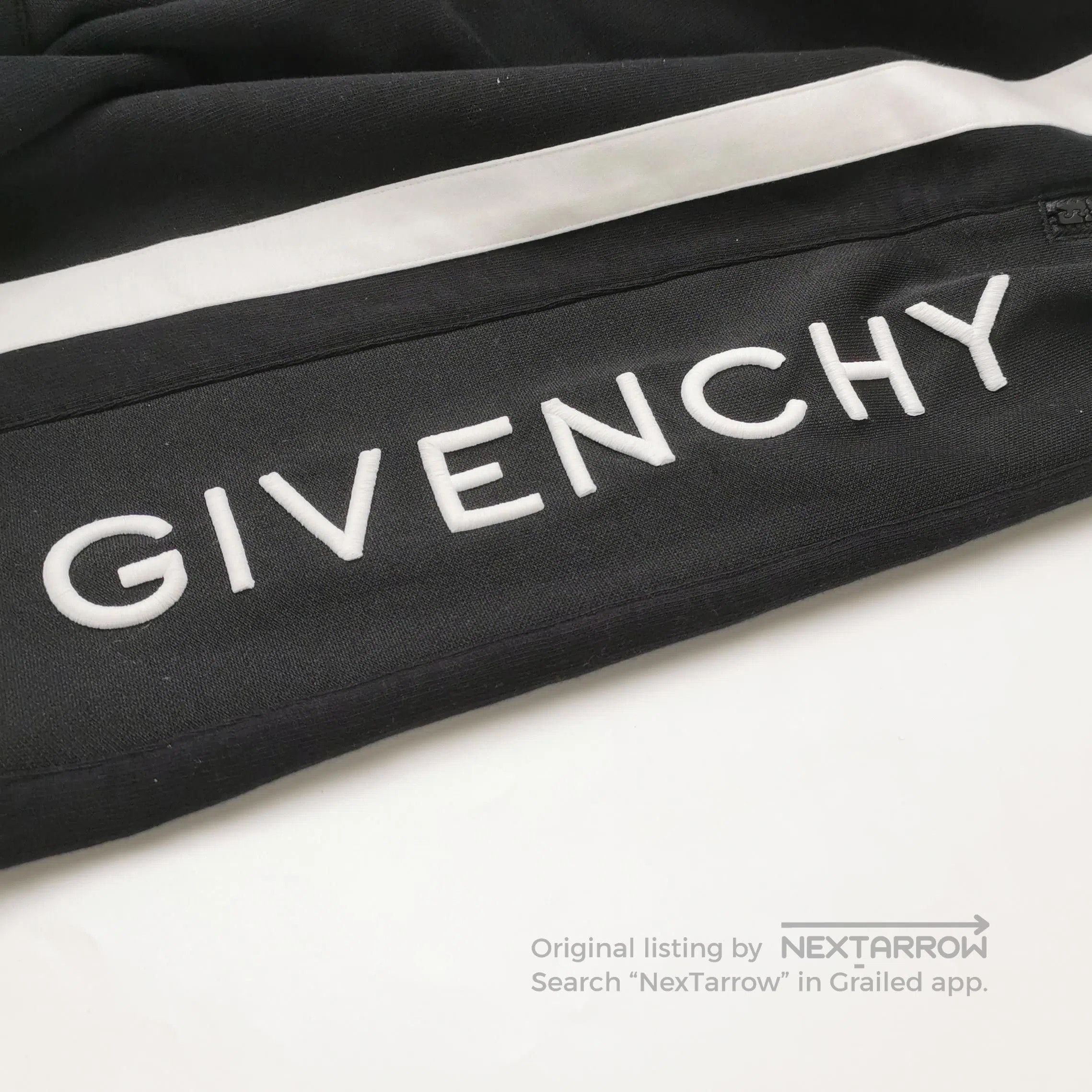 Givenchy Black White-Striped 'IS' Casual Shorts S. Size US 26 / EU 42 - 1 Thumbnail