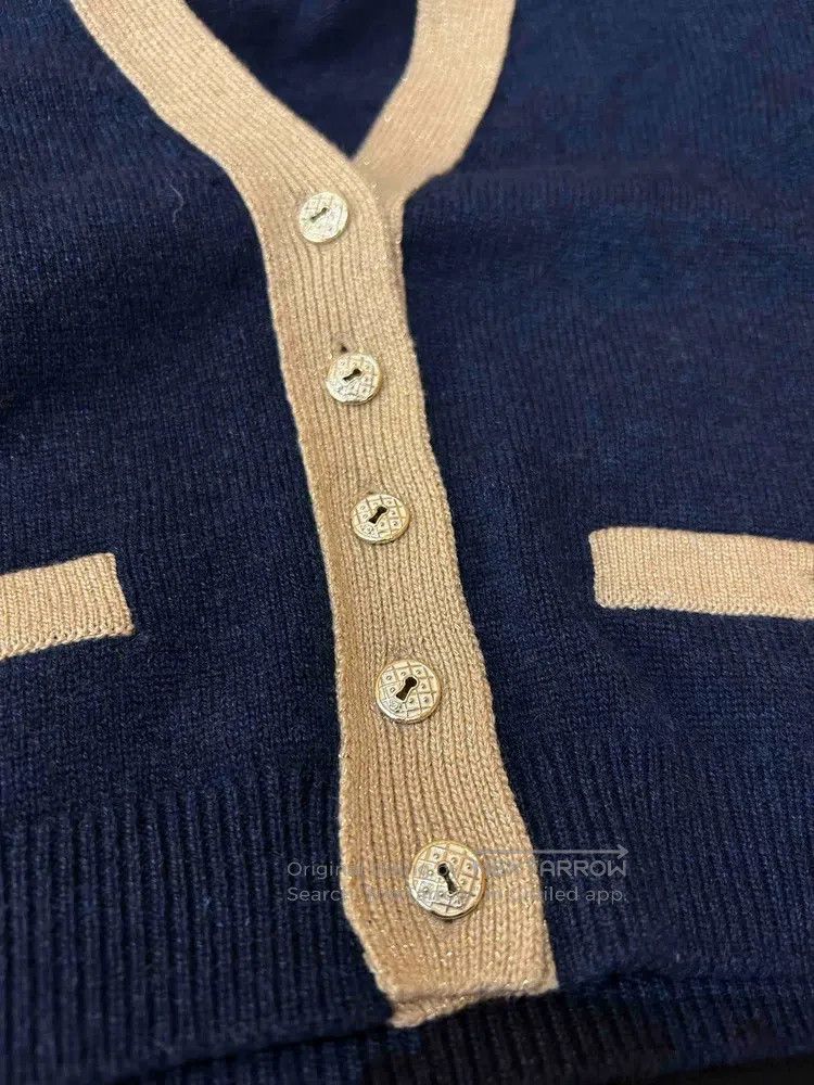 Chanel Chanel Blue and gold buckled v-neck cardigan coat Size XS / US 0-2 / IT 36-38 - 3 Thumbnail