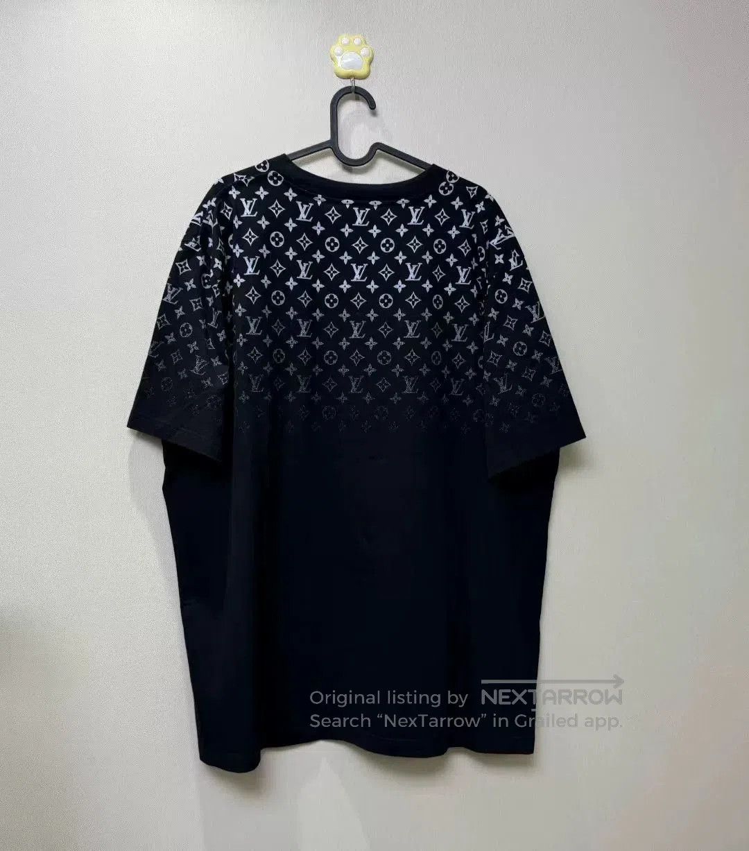 Louis Vuitton louis vuitton black logo gradient short sleeve. Size US L / EU 52-54 / 3 - 4 Thumbnail