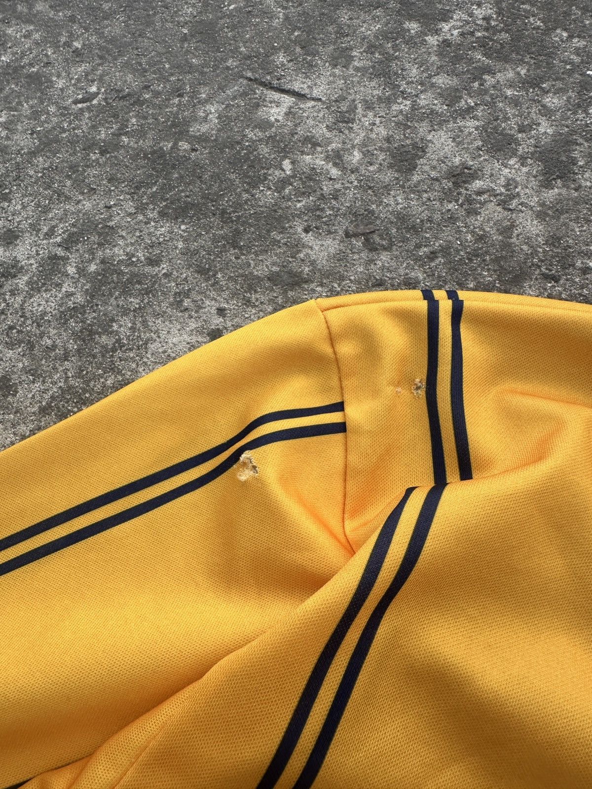Reebok Vintage Reebok Big Logo Bolton Town 90s Soccer Jersey Style Size US XL / EU 56 / 4 - 5 Thumbnail