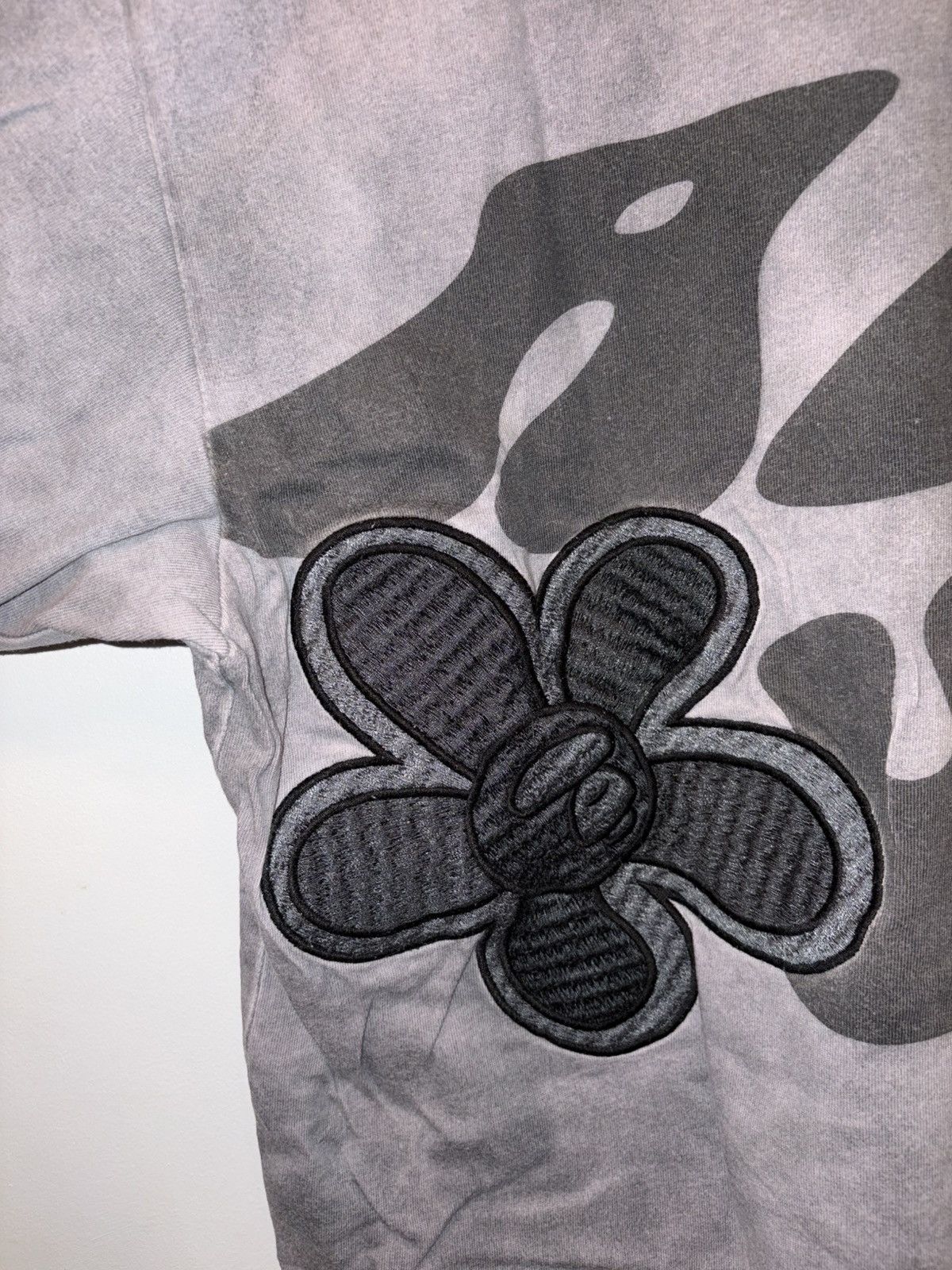 Aape AAPE BY A Bathing Ape “AAPE UNVS Peace Flower” Tee Size US L / EU 52-54 / 3 - 5 Thumbnail
