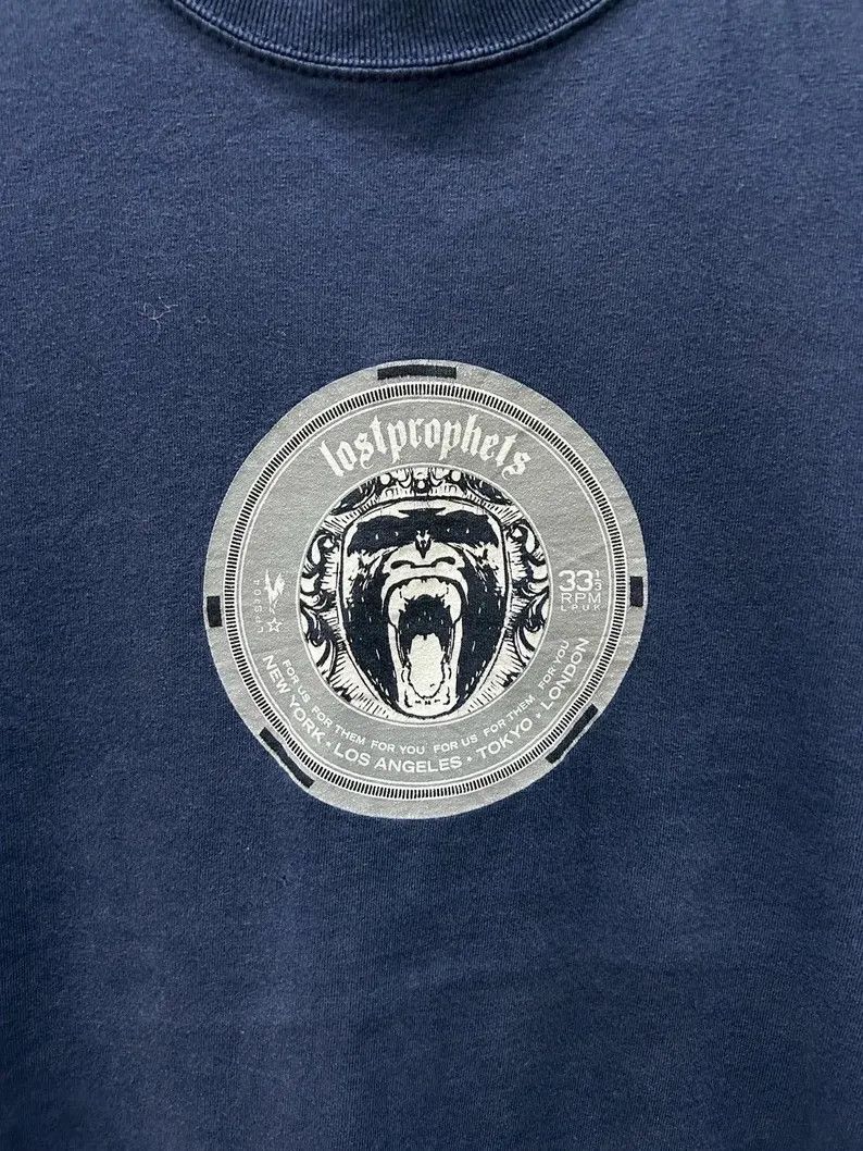 Vintage Vintage 2000s Lostprophets Band tshirt size S Size US S / EU 44-46 / 1 - 3 Thumbnail