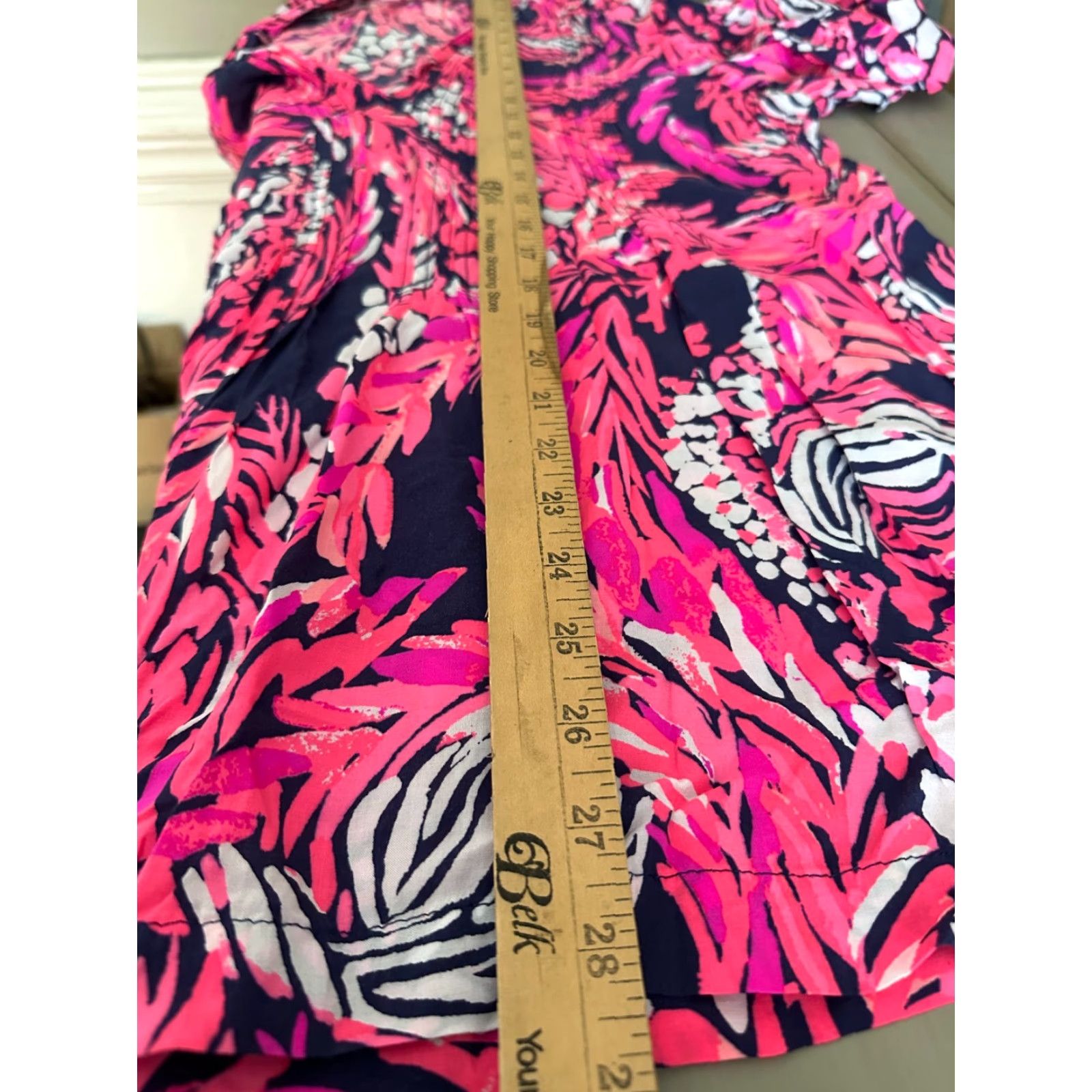 Lilly Pulitzer Lilly Pulitzer Sarasota Tunic Womens Medium NWT Pink V-Neck 3/4 Sleeve Relaxed Regular Tunic Jungle in Here MSRP 128.00 Size M / US 6-8 / IT 42-44 - 6 Thumbnail