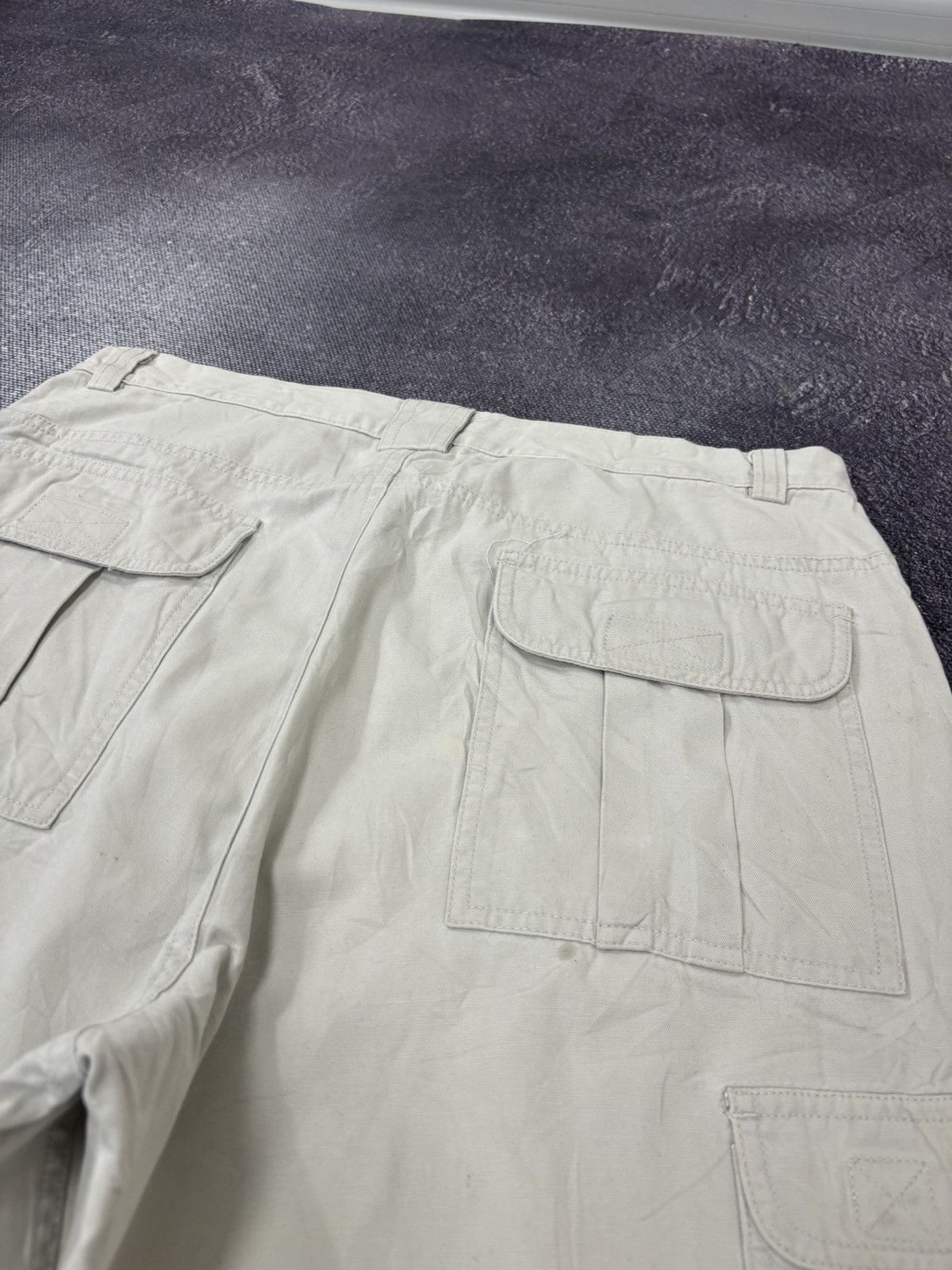 Eddie Bauer Vintage Eddie Bauer Legend Beige Utility Field Cargo Shorts Size US 34 / EU 50 - 15 Thumbnail