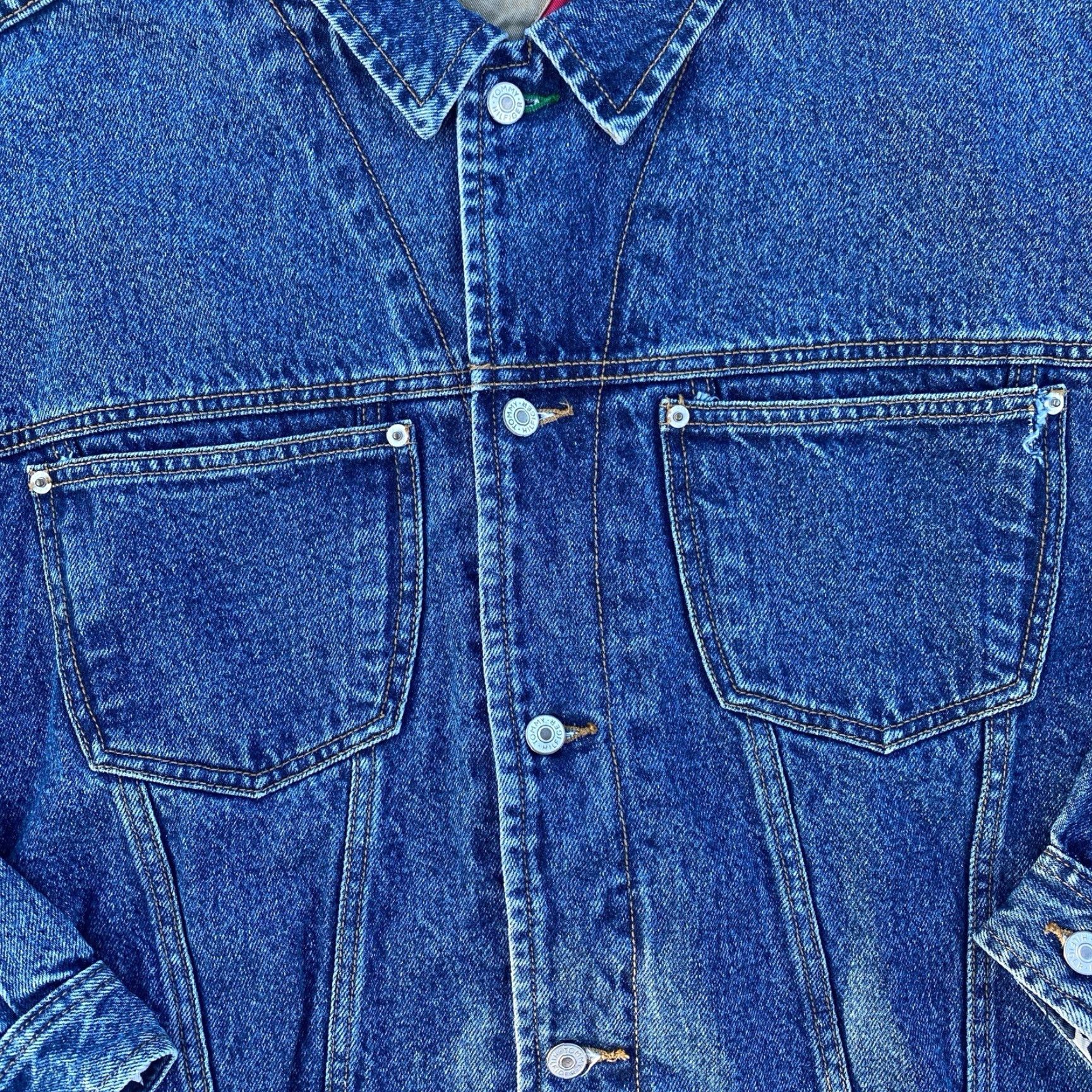 Tommy Hilfiger VINTAGE Tommy Hilfiger Spell Out Big Flag Patch Denim Jean Jacket 90s SZ XL Mens Jeans Jacket Blu e Size US 36 / EU 52 - 2 Thumbnail
