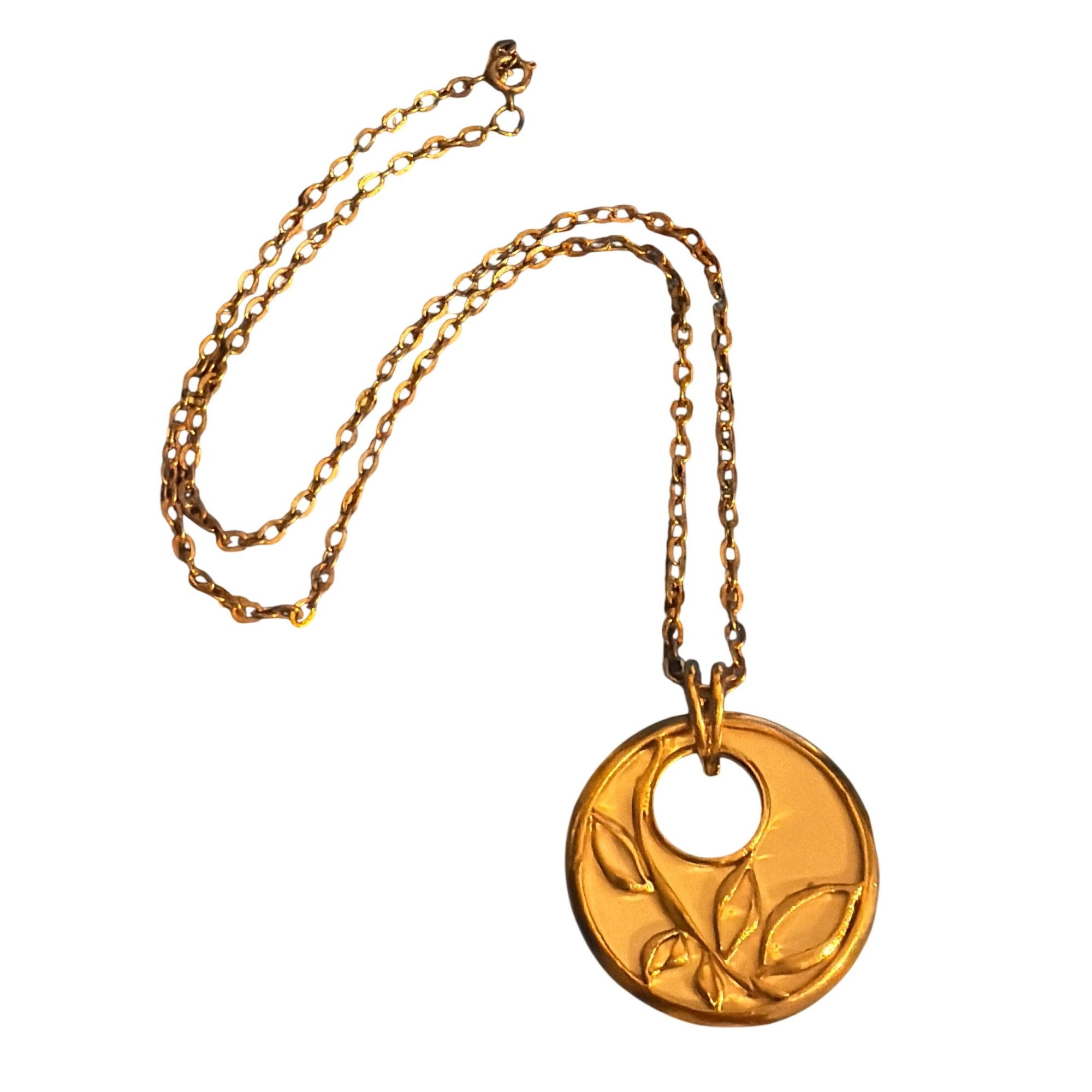 Other Vintage Silver Tone Round Pendant Necklace Gold Tone Leaf 19 Size ONE SIZE - 1 Thumbnail