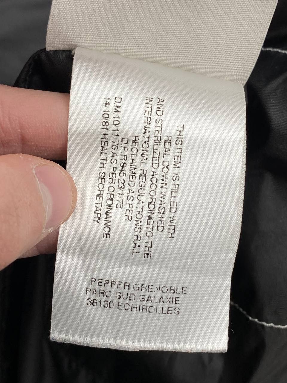 Moncler Vintage Moncler Maya Puffer Jacket Men Size 4 Black Size US XL / EU 56 / 4 - 17 Thumbnail