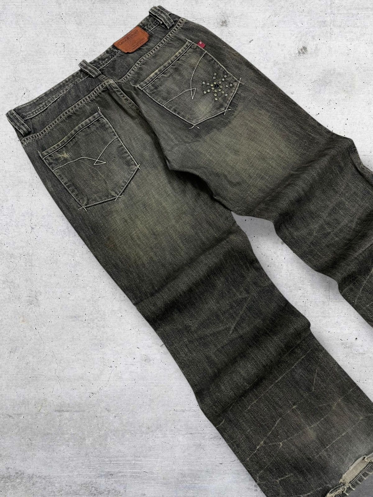 Japanese Brand VINTAGE DISTRESSED MUDWASH STUDDED JAPAN FLASH REPORT DENIM Size US 32 / EU 48 - 10 Thumbnail
