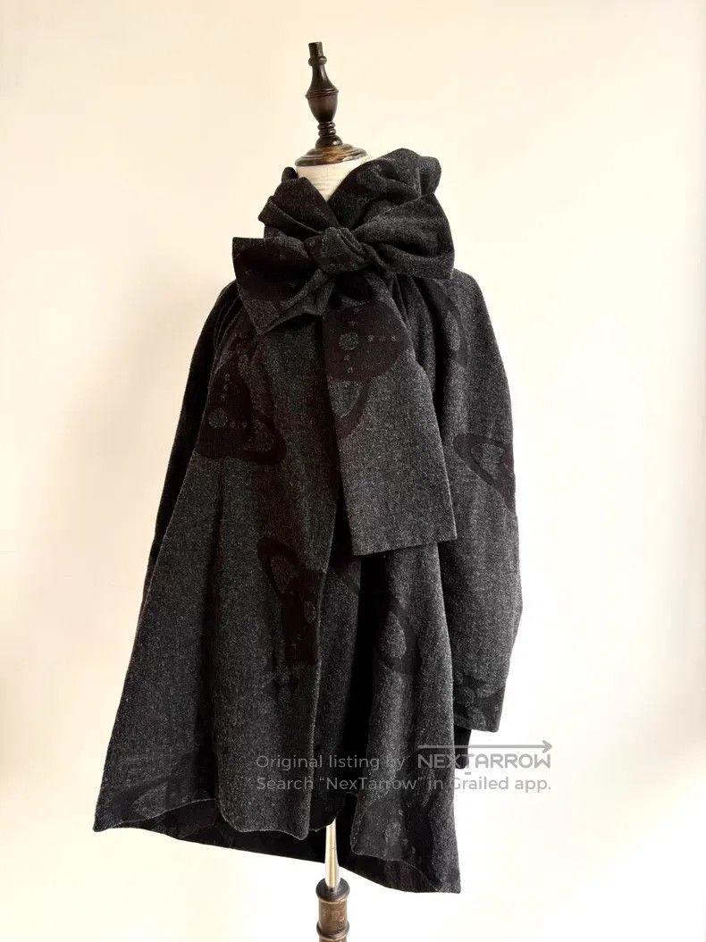 Vivienne Westwood Vivienne Westwood Gray large Saturn bow tie scarf coat Size M / US 6-8 / IT 42-44 - 2 Thumbnail
