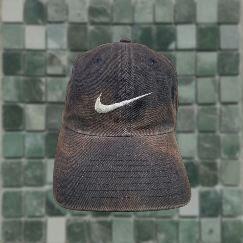 Nike VINTAGE NIKE BIG SWOOSH SUN FADED TRAVIS SCOTT BLACK HAT Cap Strapback L Adult Mens Size ONE SIZE - 1 Thumbnail