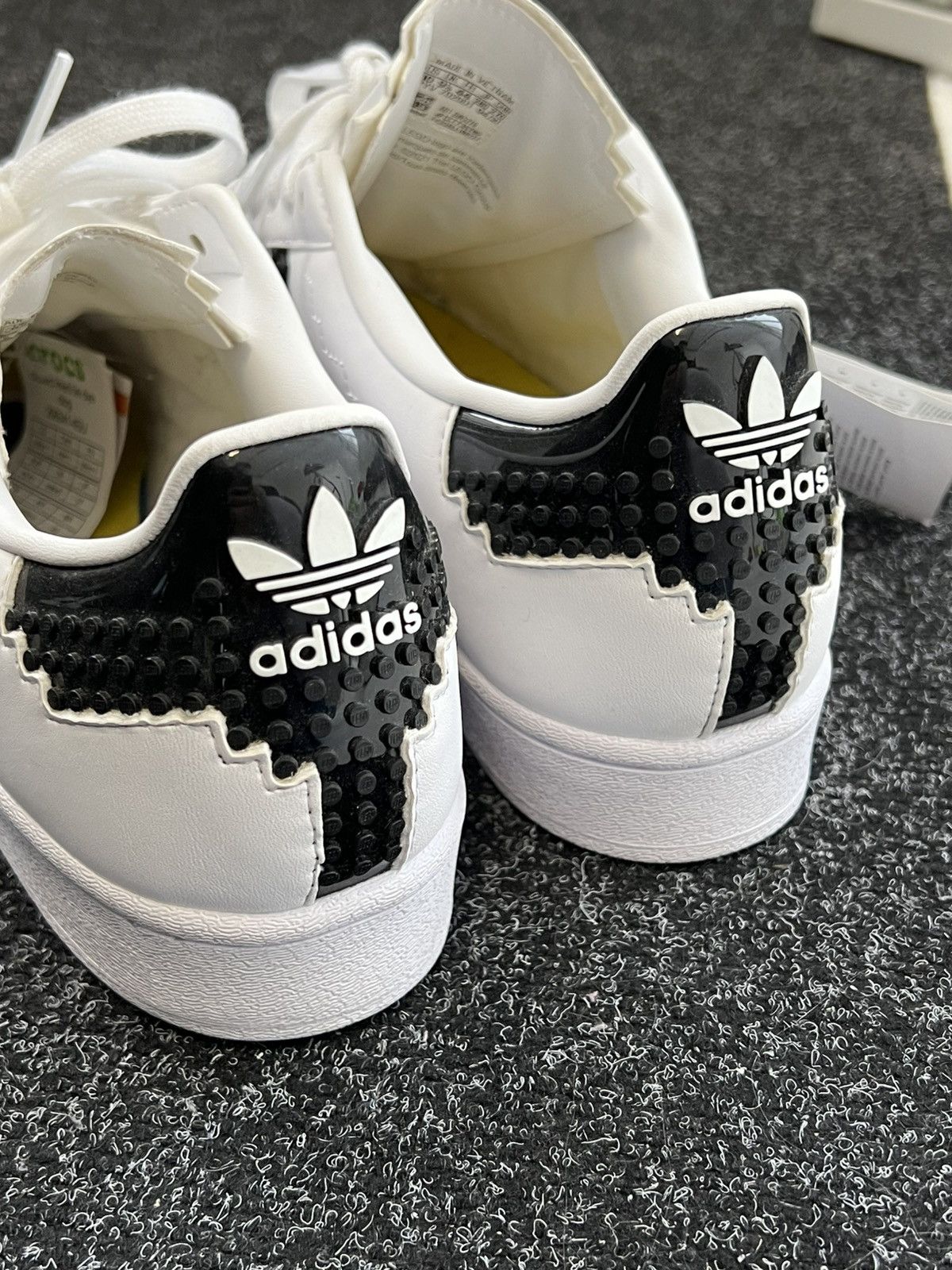 Adidas × LEGO Adidas Superstar Lego Size US 10 / EU 43 - 7 Thumbnail