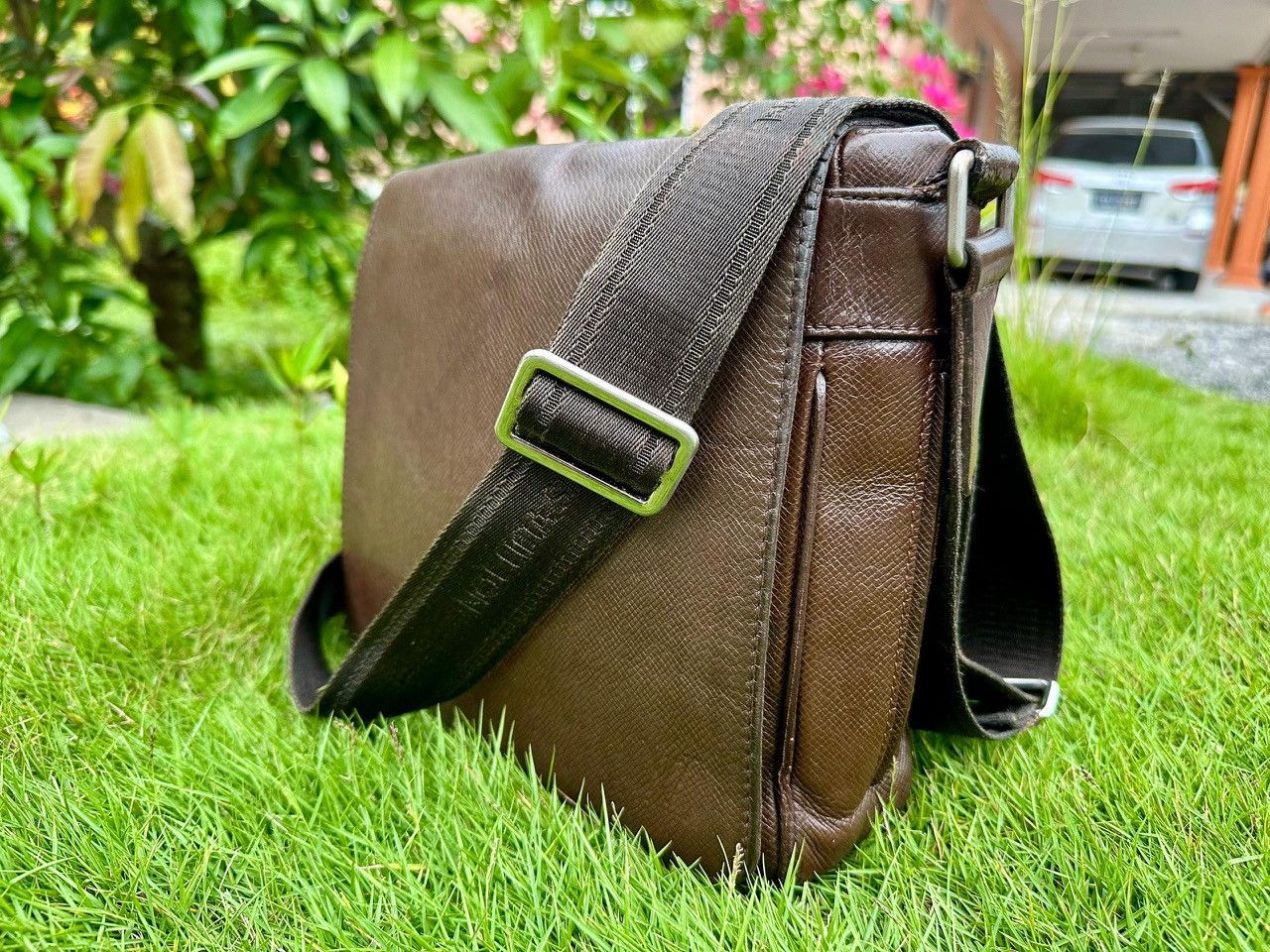 Louis Vuitton Authentic Louis Vuitton Grizzli Taiga Roman PM Messenger Size ONE SIZE - 5 Thumbnail